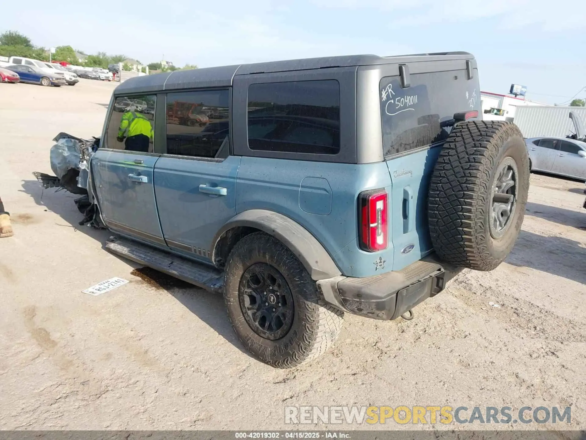 3 fotografías del automóvil dañado 1FMEE5EPXMLA43075 FORD BRONCO 2021