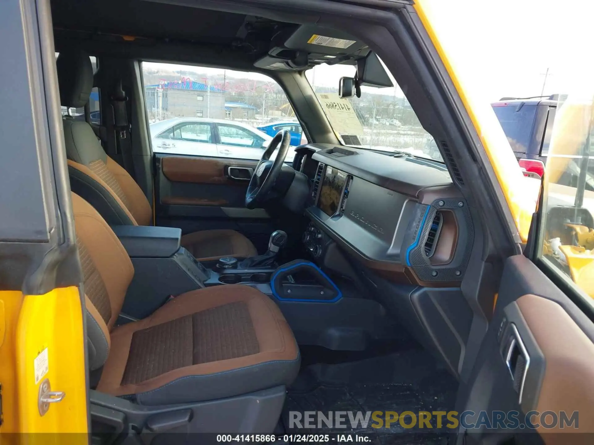 5 fotografías del automóvil dañado 1FMDE5BH3NLB86007 FORD BRONCO 2022
