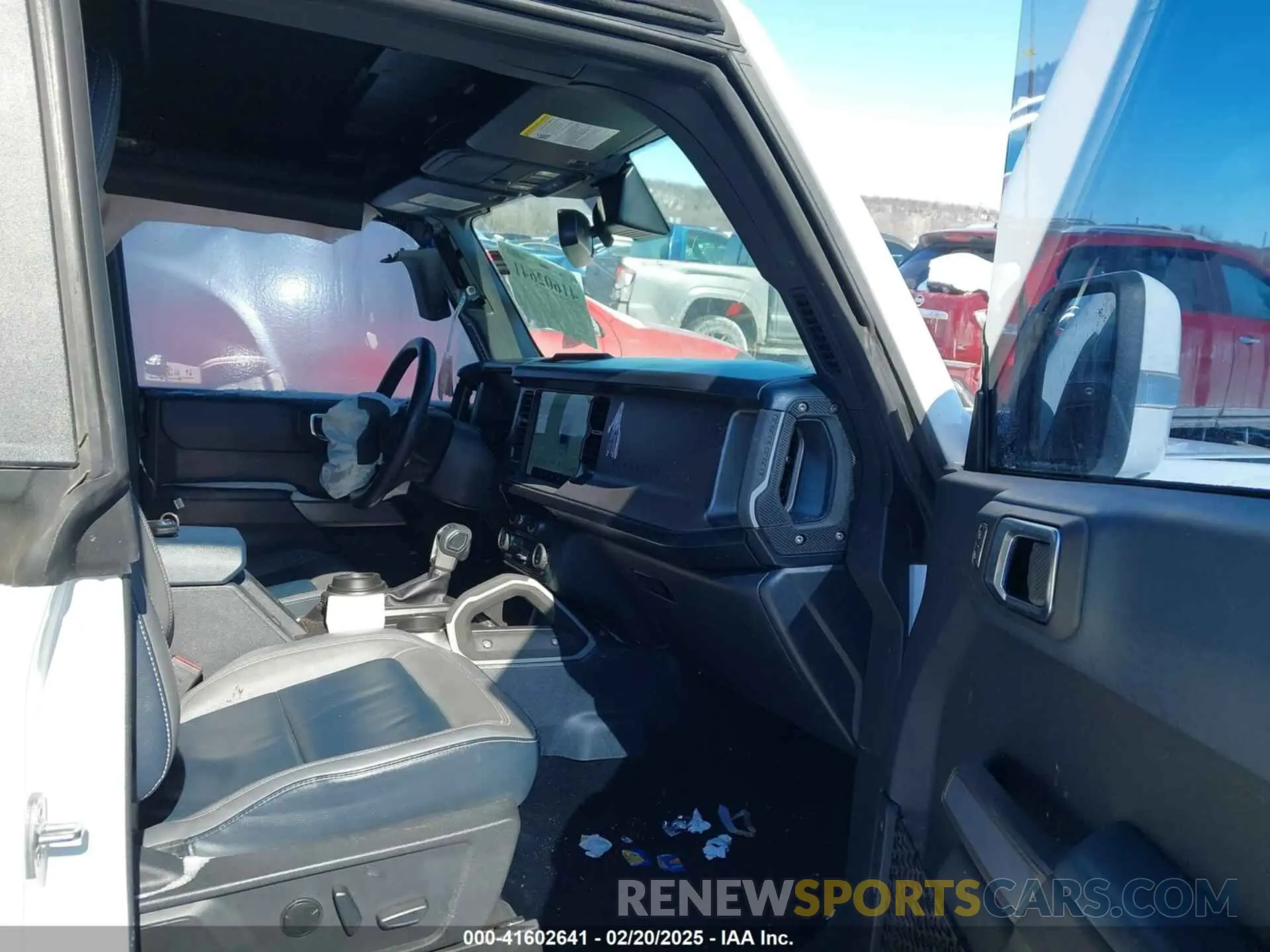 5 fotografías del automóvil dañado 1FMDE5BH4NLA99085 FORD BRONCO 2022