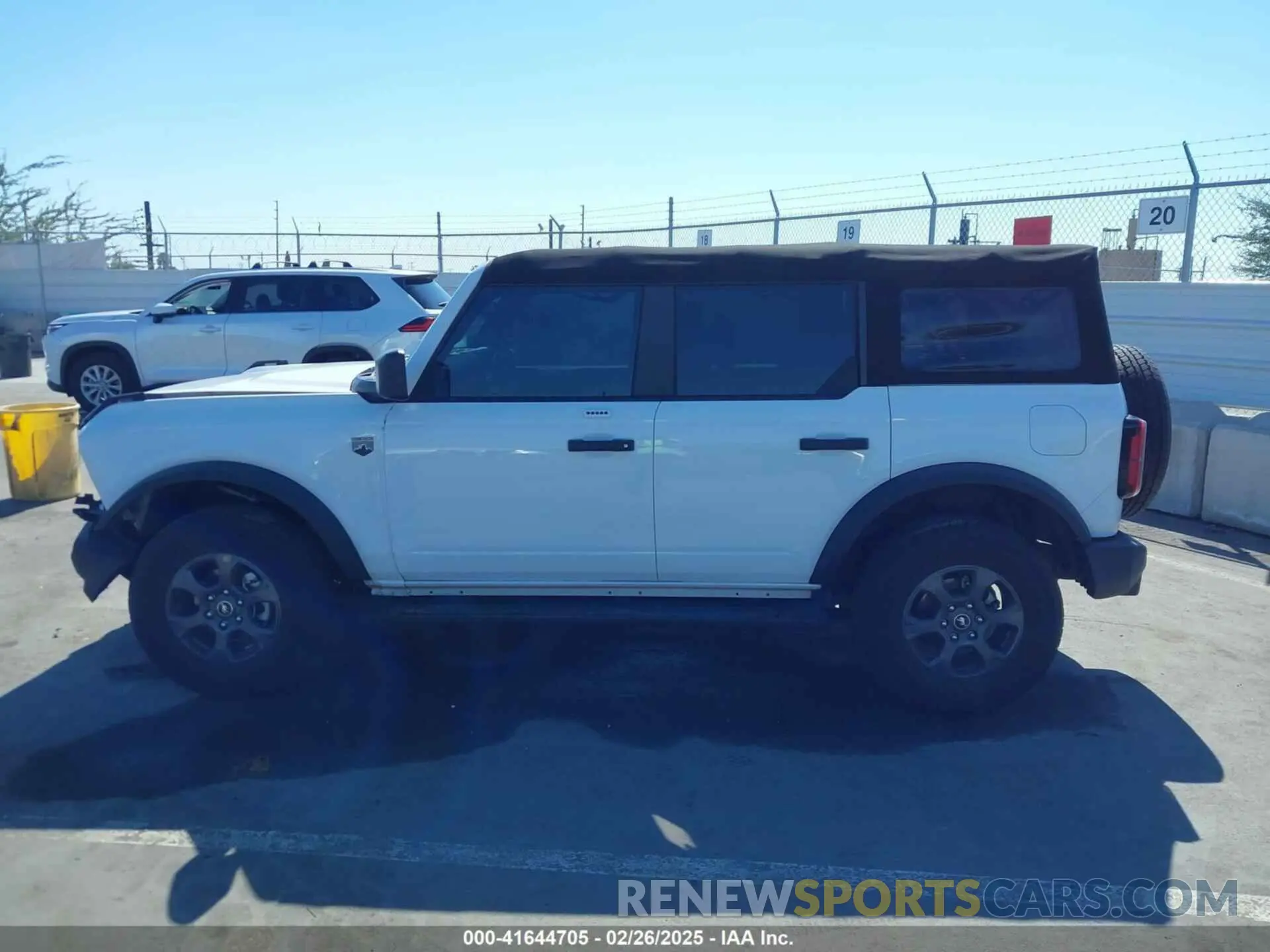 15 fotografías del automóvil dañado 1FMDE5BH9NLB39810 FORD BRONCO 2022