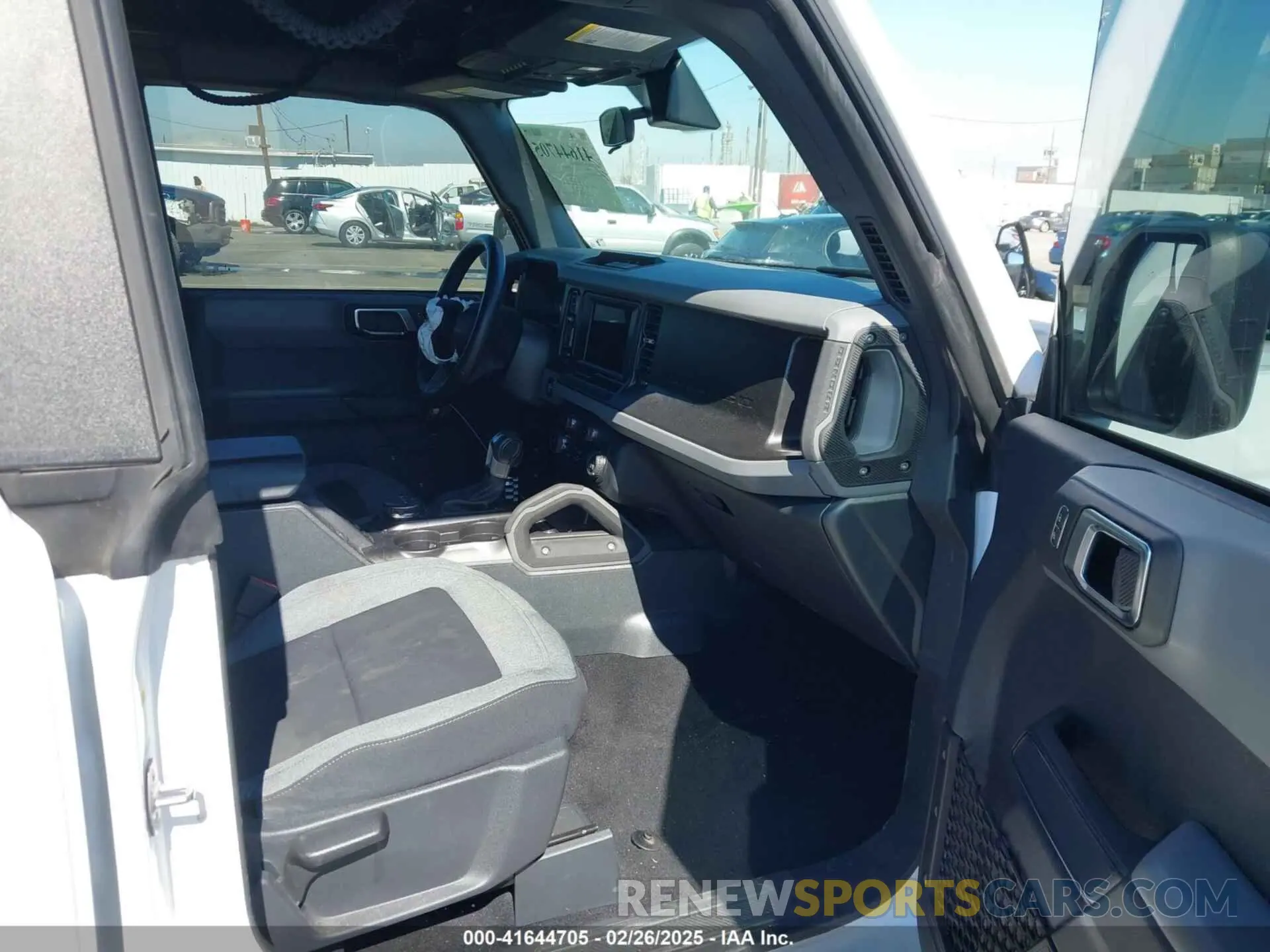 5 fotografías del automóvil dañado 1FMDE5BH9NLB39810 FORD BRONCO 2022