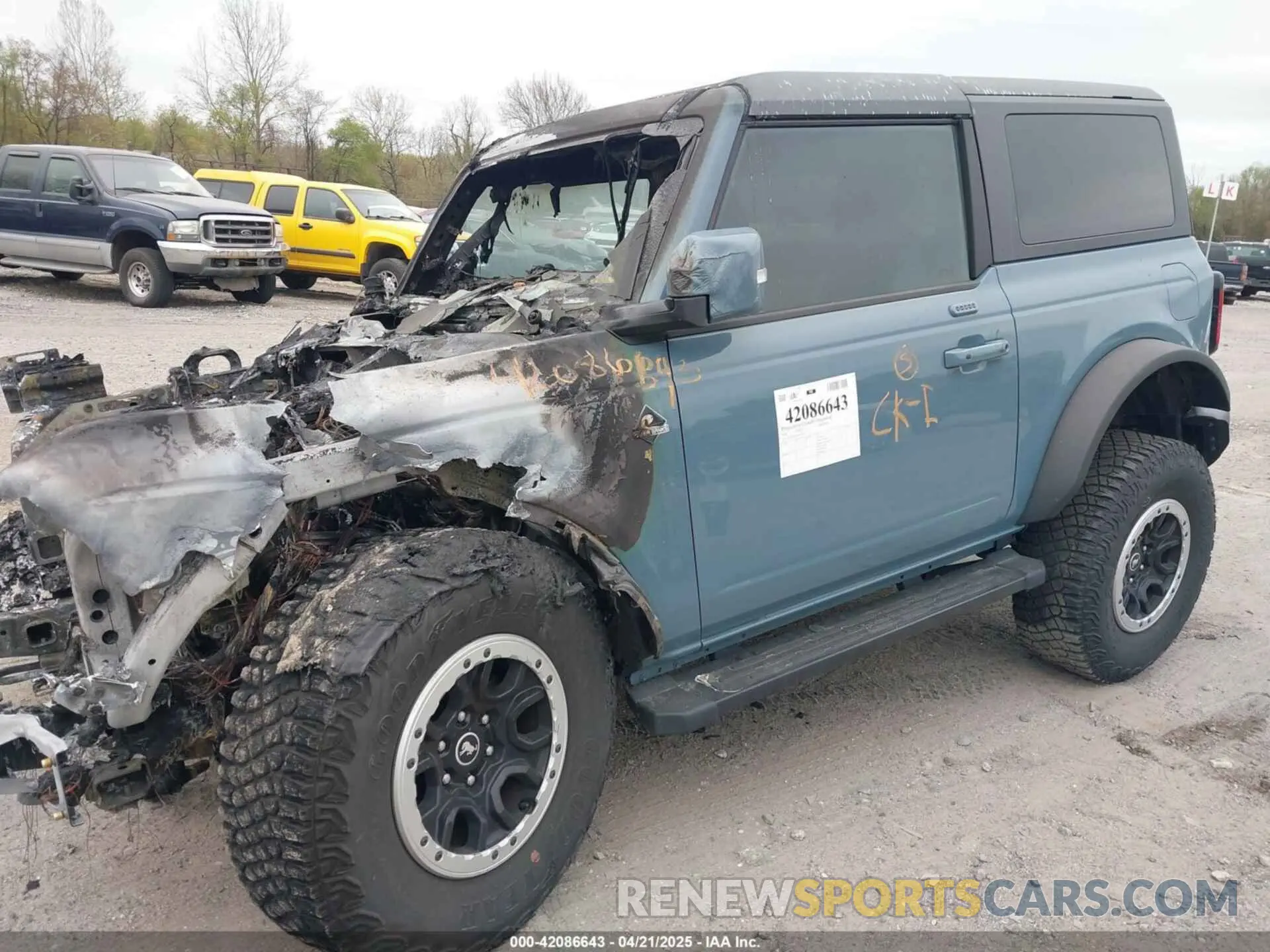2 fotografías del automóvil dañado 1FMDE5CP4NLB66712 FORD BRONCO 2022