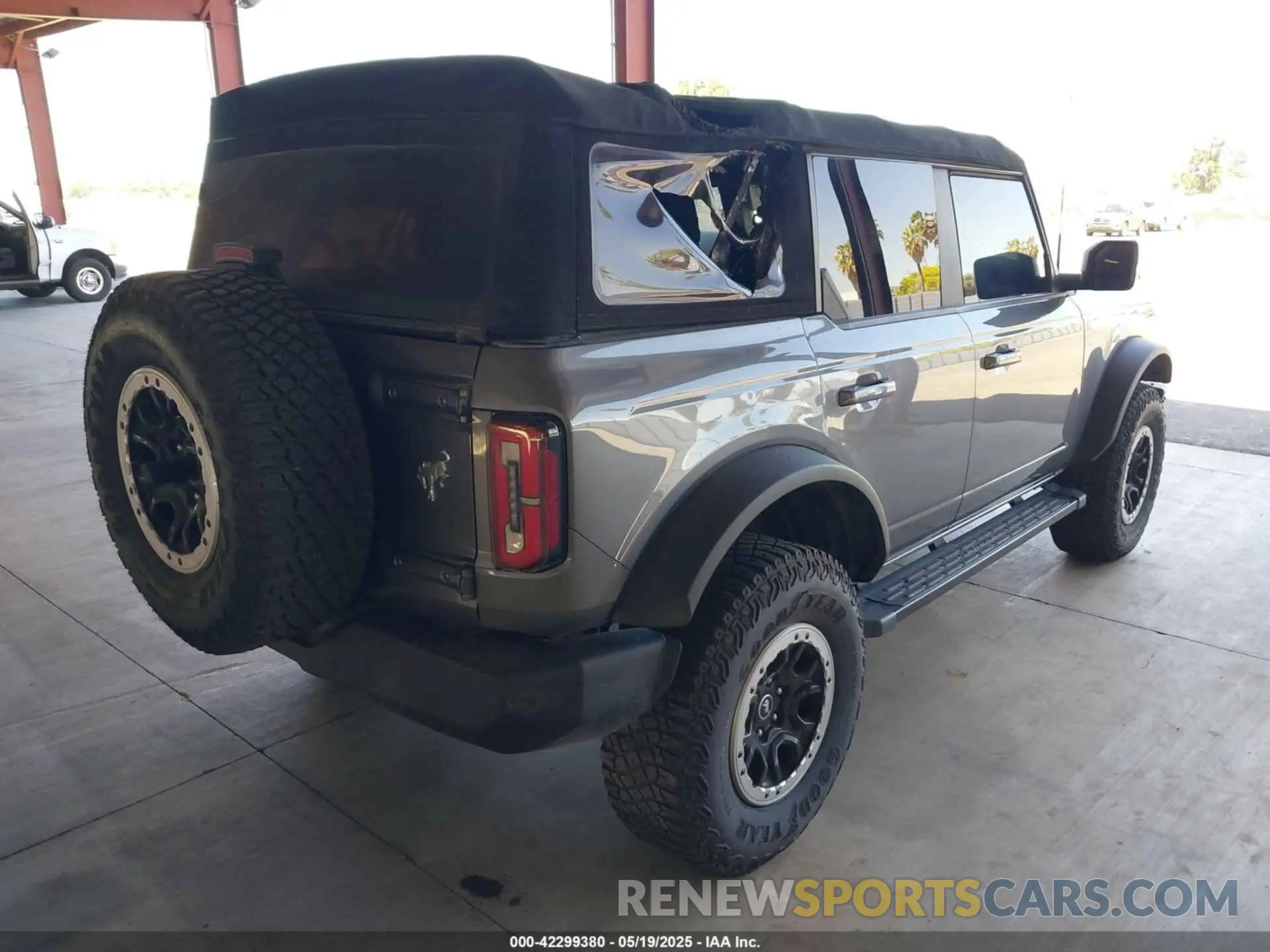 4 fotografías del automóvil dañado 1FMDE5DH9NLB57270 FORD BRONCO 2022