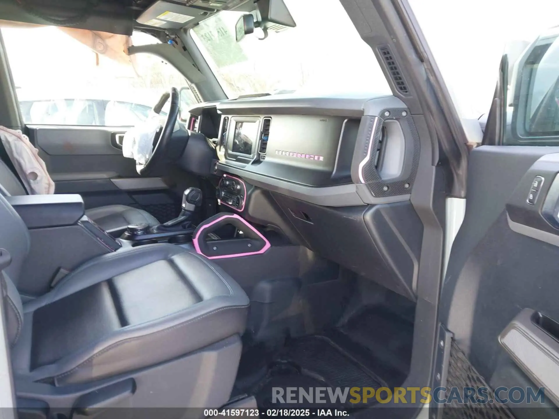 5 fotografías del automóvil dañado 1FMEE5DH4NLB88639 FORD BRONCO 2022
