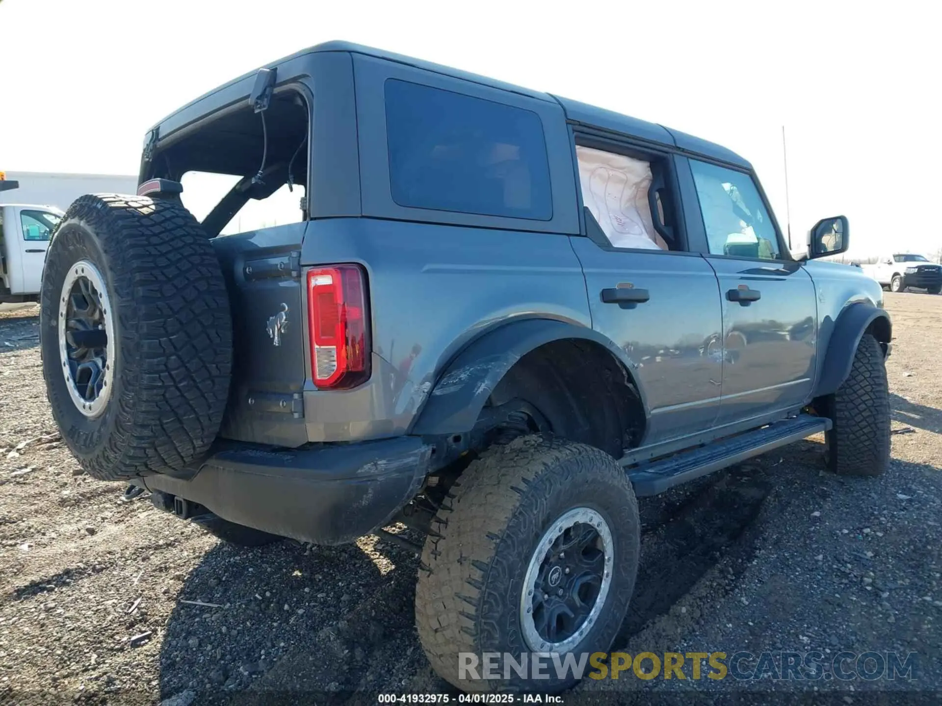 4 fotografías del automóvil dañado 1FMEE5DP0NLB85017 FORD BRONCO 2022