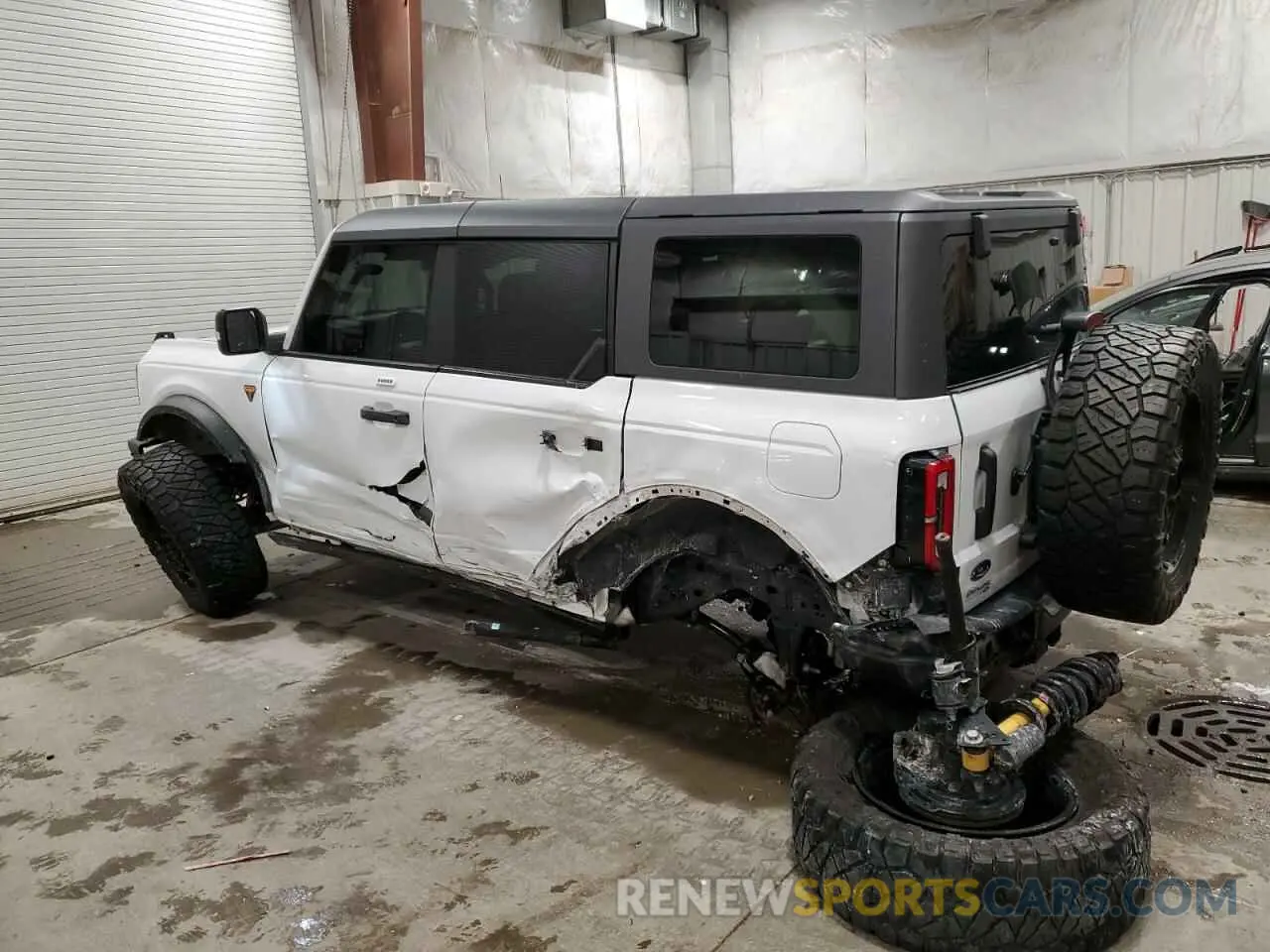 2 fotografías del automóvil dañado 1FMEE5DP2NLB30441 FORD BRONCO 2022