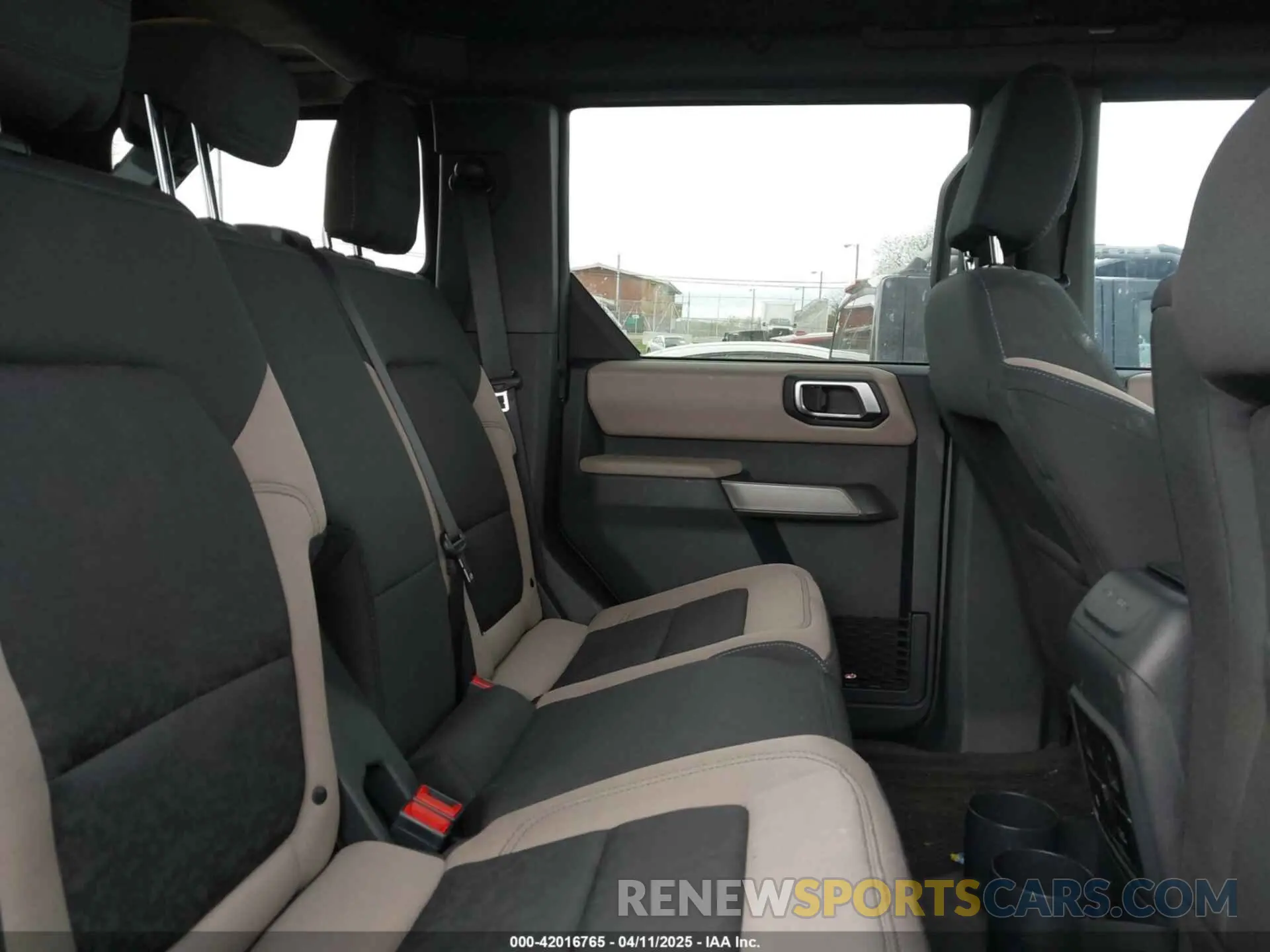 8 fotografías del automóvil dañado 1FMEE5DP4NLA83591 FORD BRONCO 2022