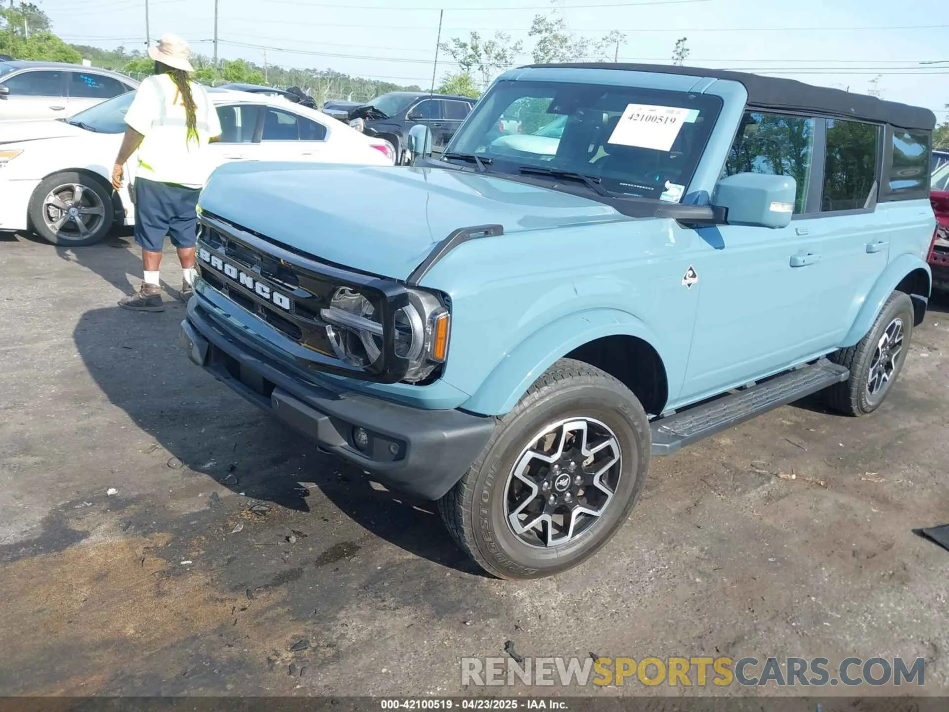 2 fotografías del automóvil dañado 1FMDE5BH1PLA89262 FORD BRONCO 2023
