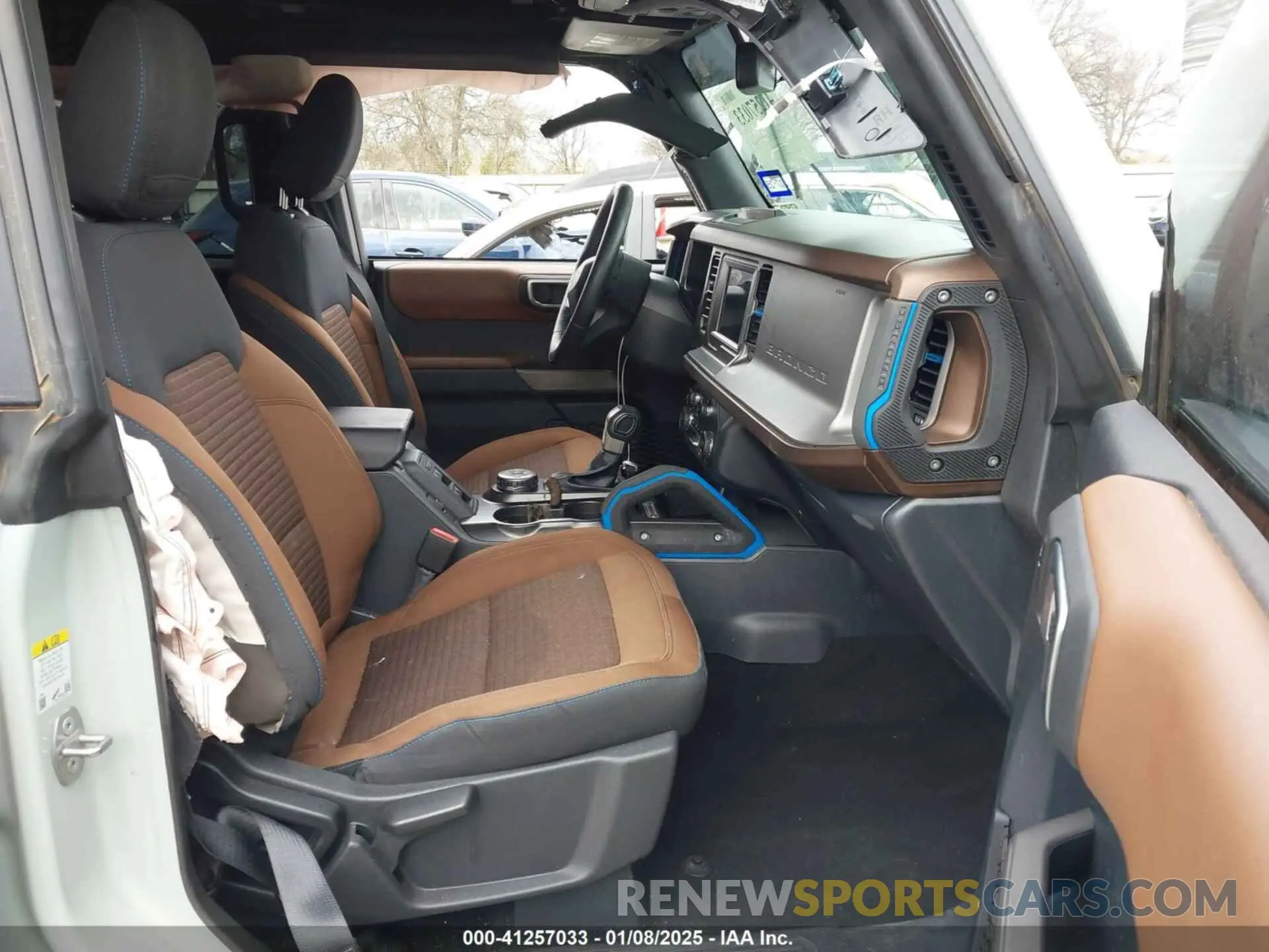 5 fotografías del automóvil dañado 1FMDE5BH1PLB06304 FORD BRONCO 2023