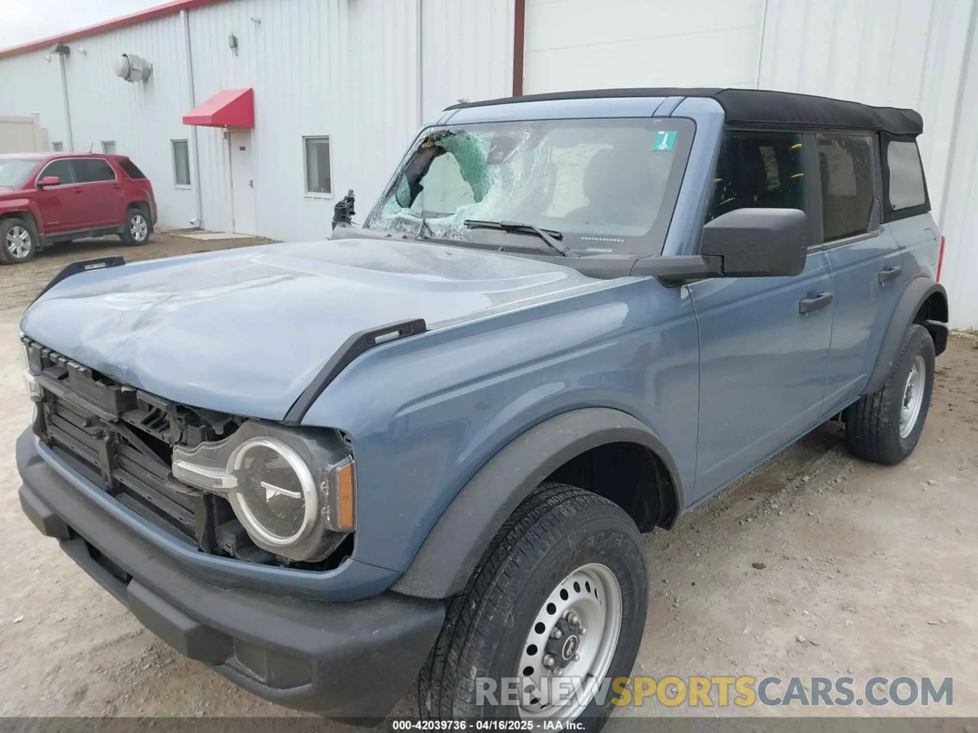 2 fotografías del automóvil dañado 1FMDE5BH5PLB17435 FORD BRONCO 2023