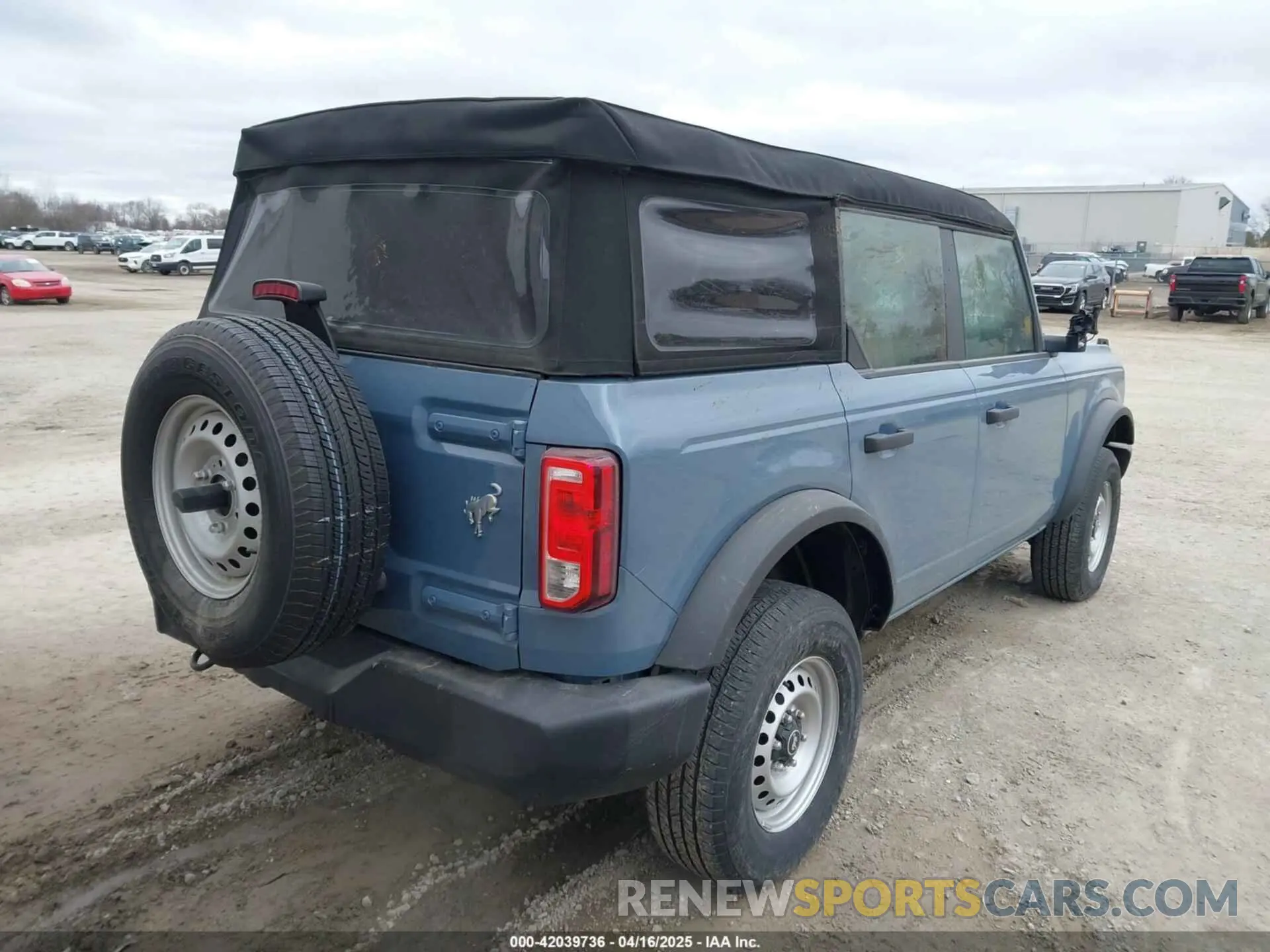 4 fotografías del automóvil dañado 1FMDE5BH5PLB17435 FORD BRONCO 2023