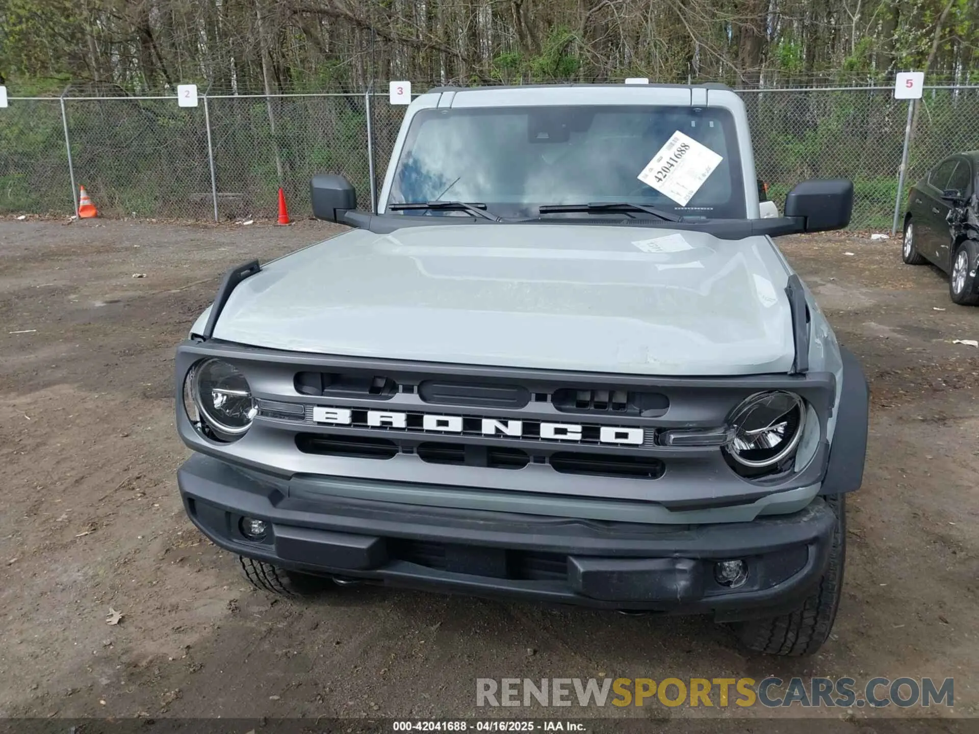 12 fotografías del automóvil dañado 1FMDE5BH5PLC15428 FORD BRONCO 2023