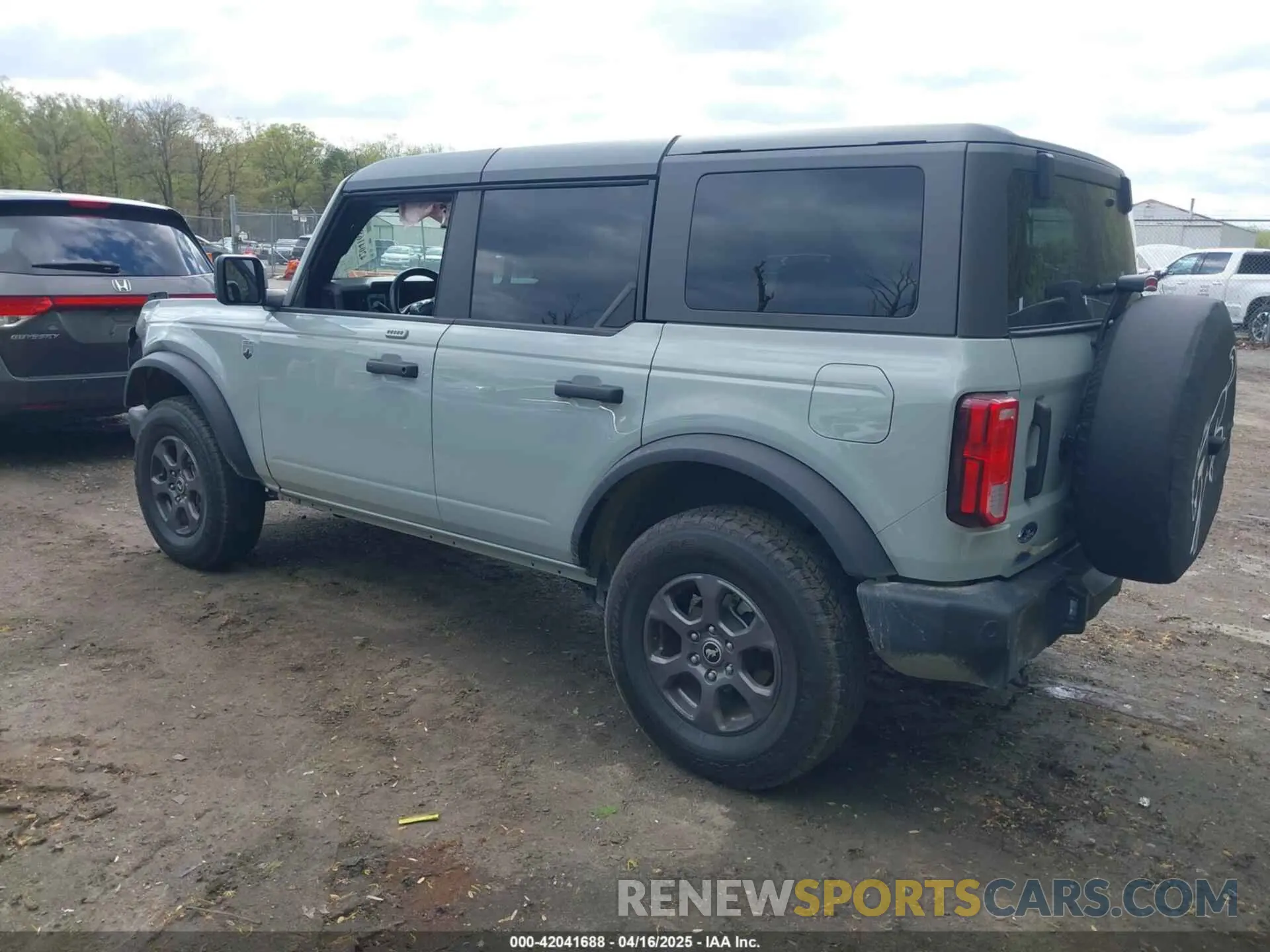 3 fotografías del automóvil dañado 1FMDE5BH5PLC15428 FORD BRONCO 2023