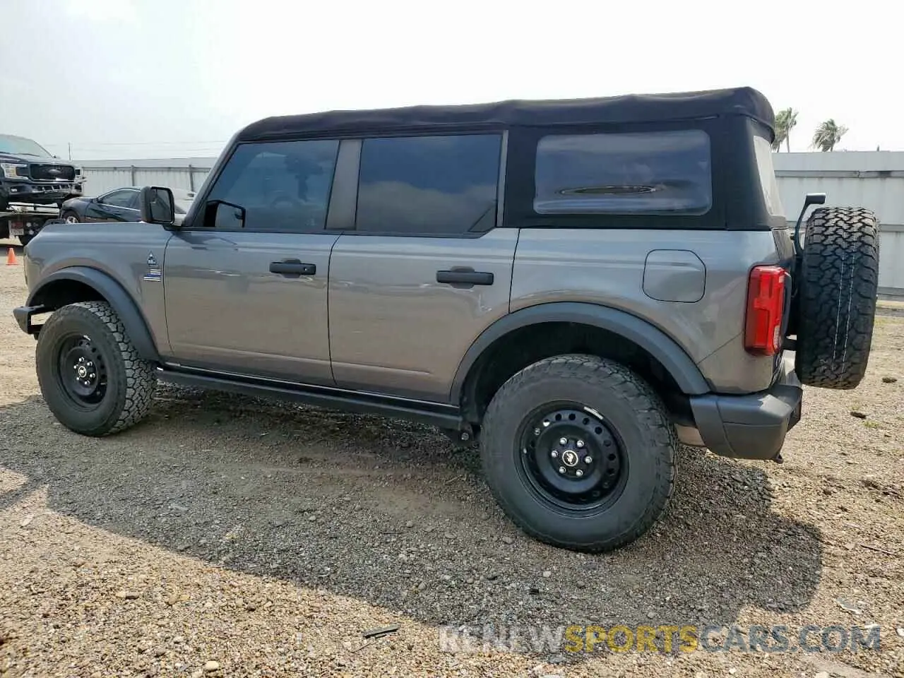 2 fotografías del automóvil dañado 1FMDE5BH7PLA83045 FORD BRONCO 2023