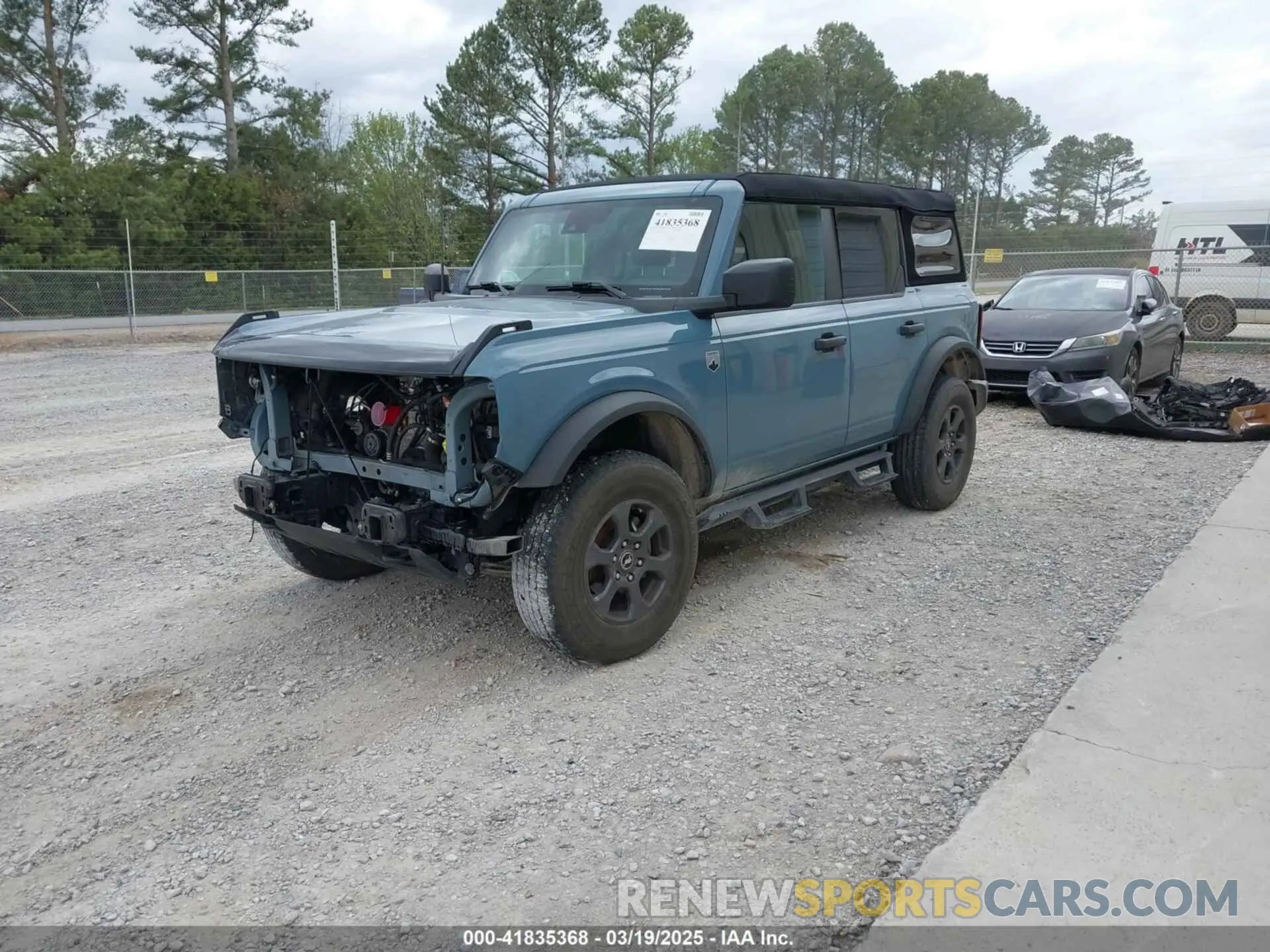 2 fotografías del automóvil dañado 1FMDE5BH8PLB46878 FORD BRONCO 2023