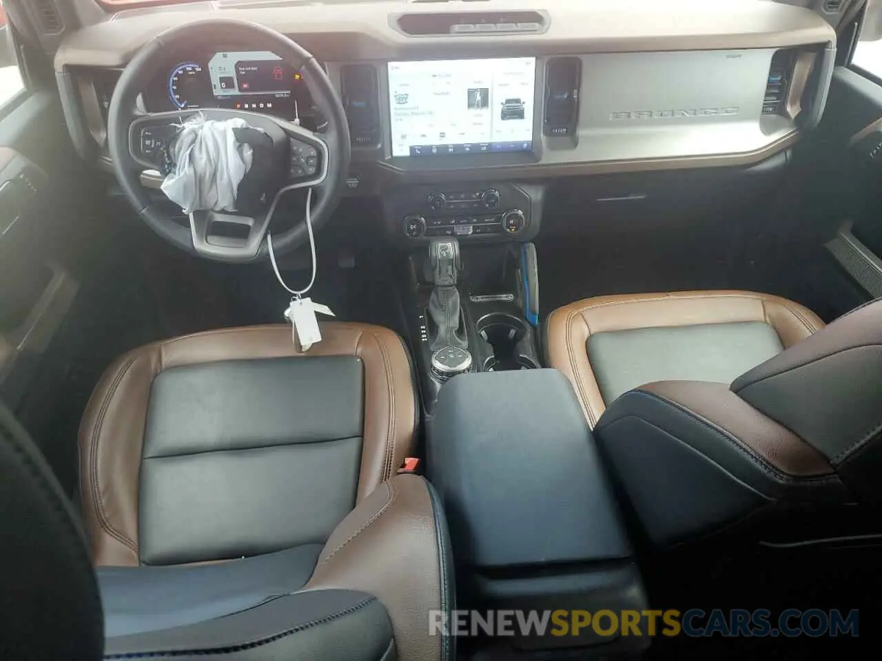 8 fotografías del automóvil dañado 1FMDE5BHXPLB99680 FORD BRONCO 2023