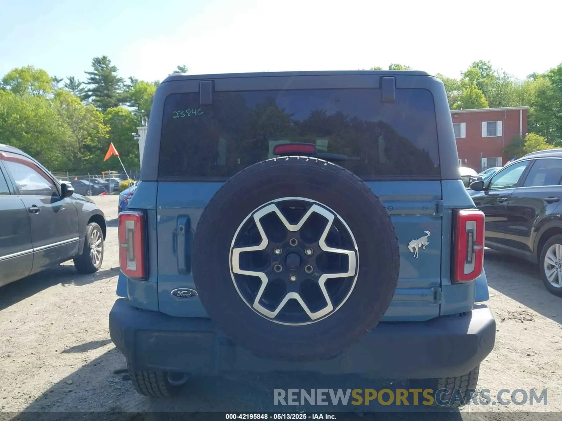17 fotografías del automóvil dañado 1FMDE5CP0PLB85857 FORD BRONCO 2023