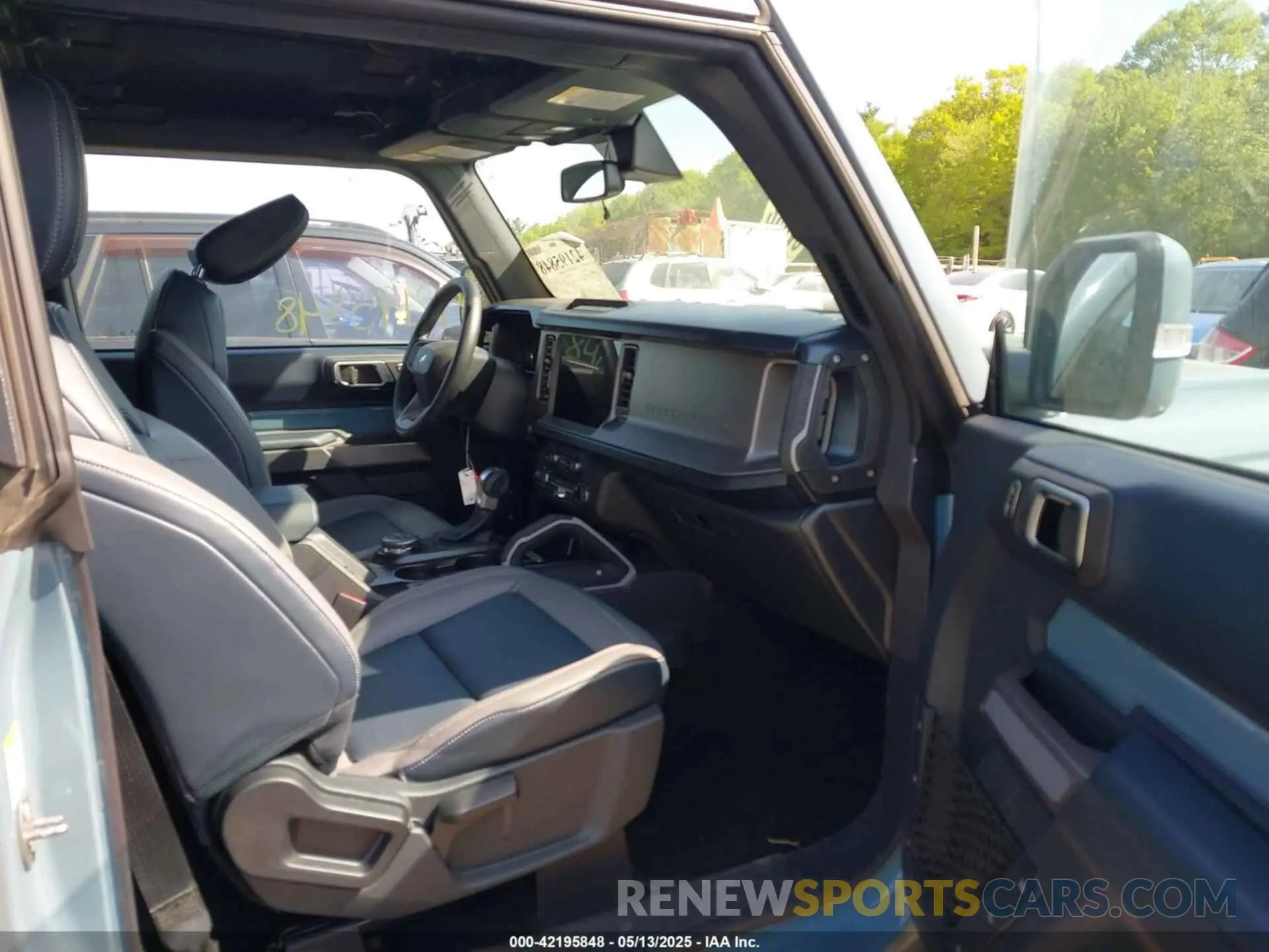 5 fotografías del automóvil dañado 1FMDE5CP0PLB85857 FORD BRONCO 2023