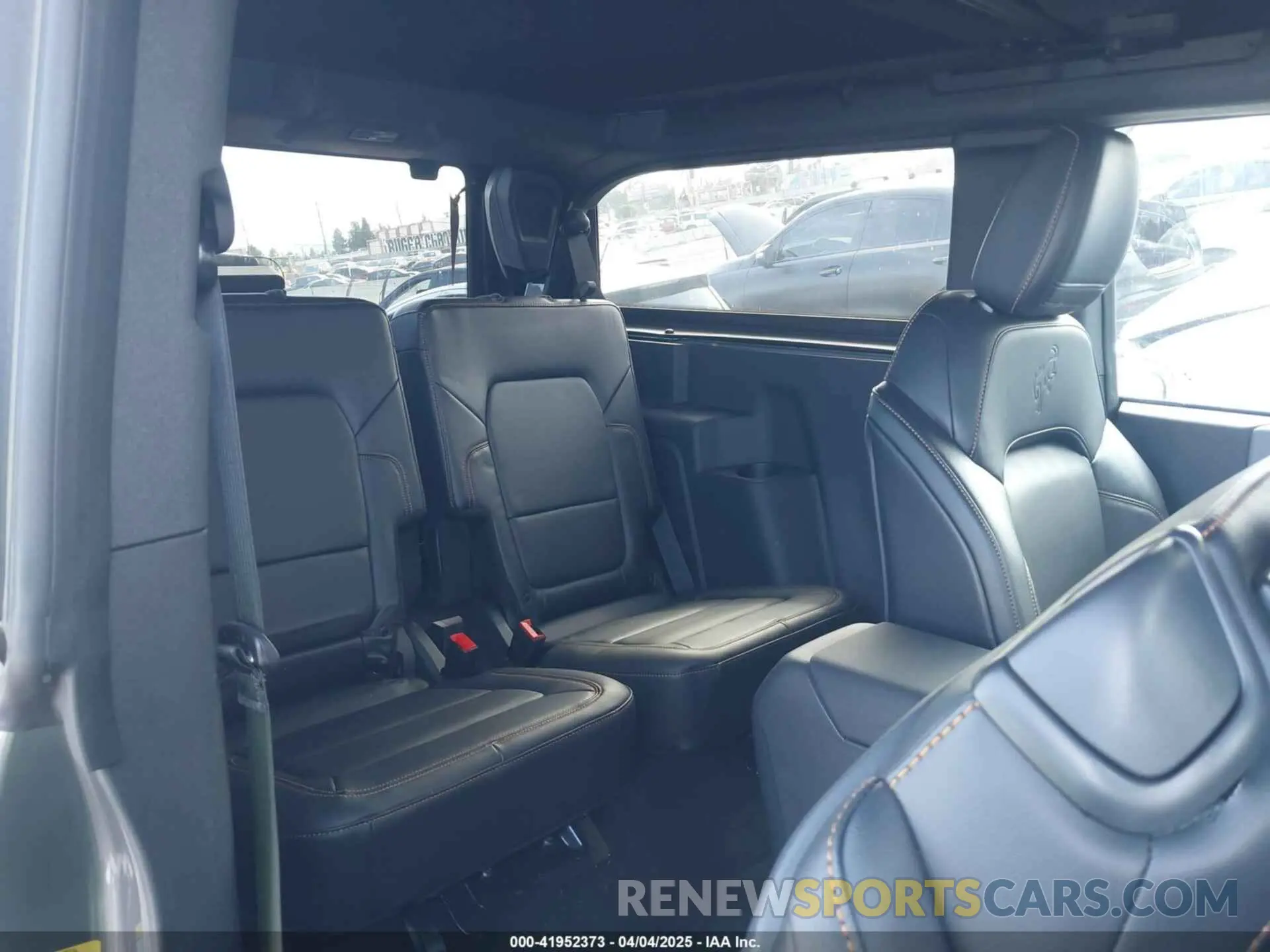 8 fotografías del automóvil dañado 1FMDE5CP4PLB46012 FORD BRONCO 2023