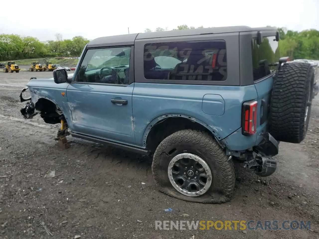 2 fotografías del automóvil dañado 1FMDE5CP9PLA91041 FORD BRONCO 2023