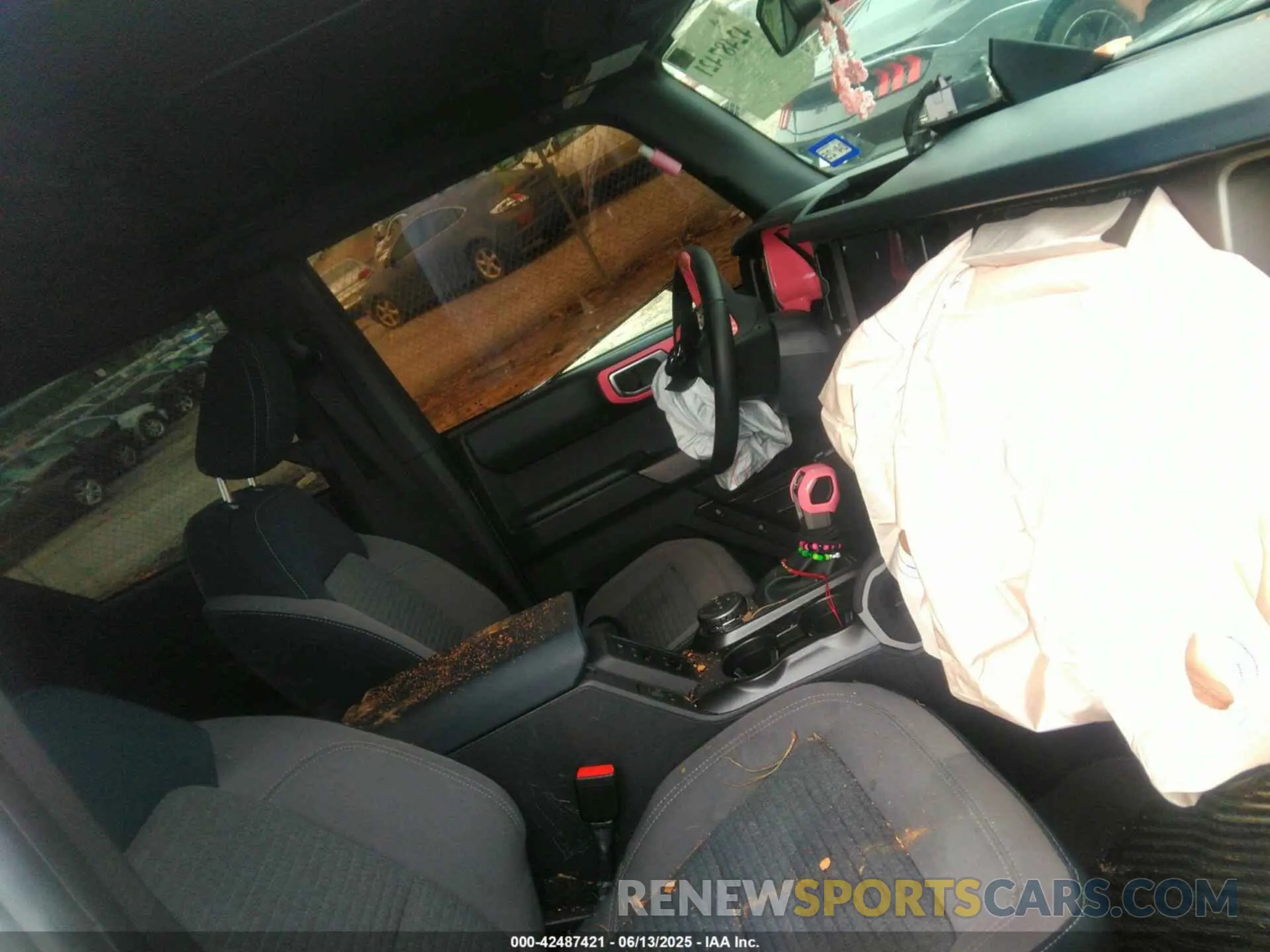 5 fotografías del automóvil dañado 1FMEE5BP0PLB18858 FORD BRONCO 2023