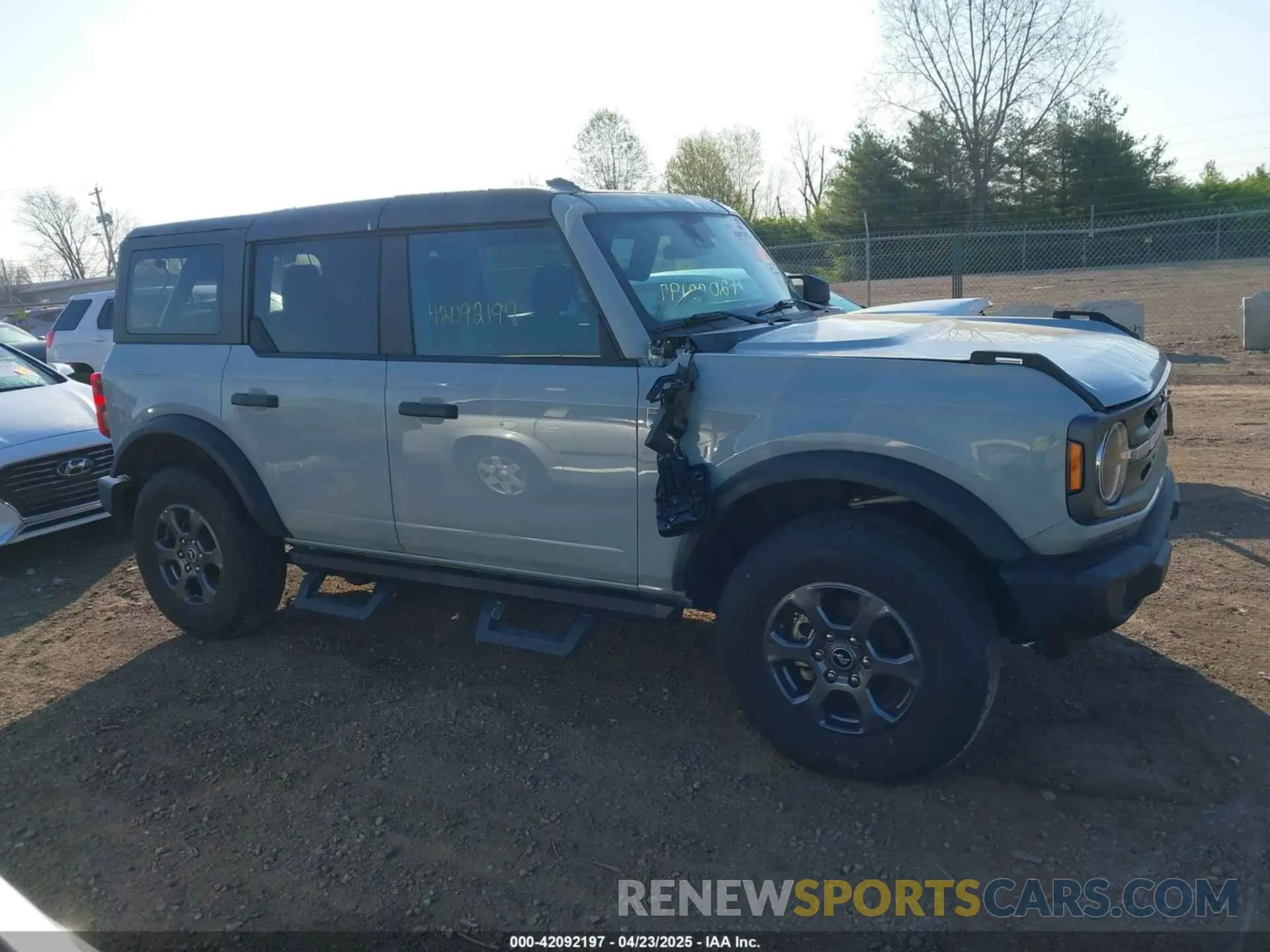 13 fotografías del automóvil dañado 1FMEE5BP3PLB54172 FORD BRONCO 2023