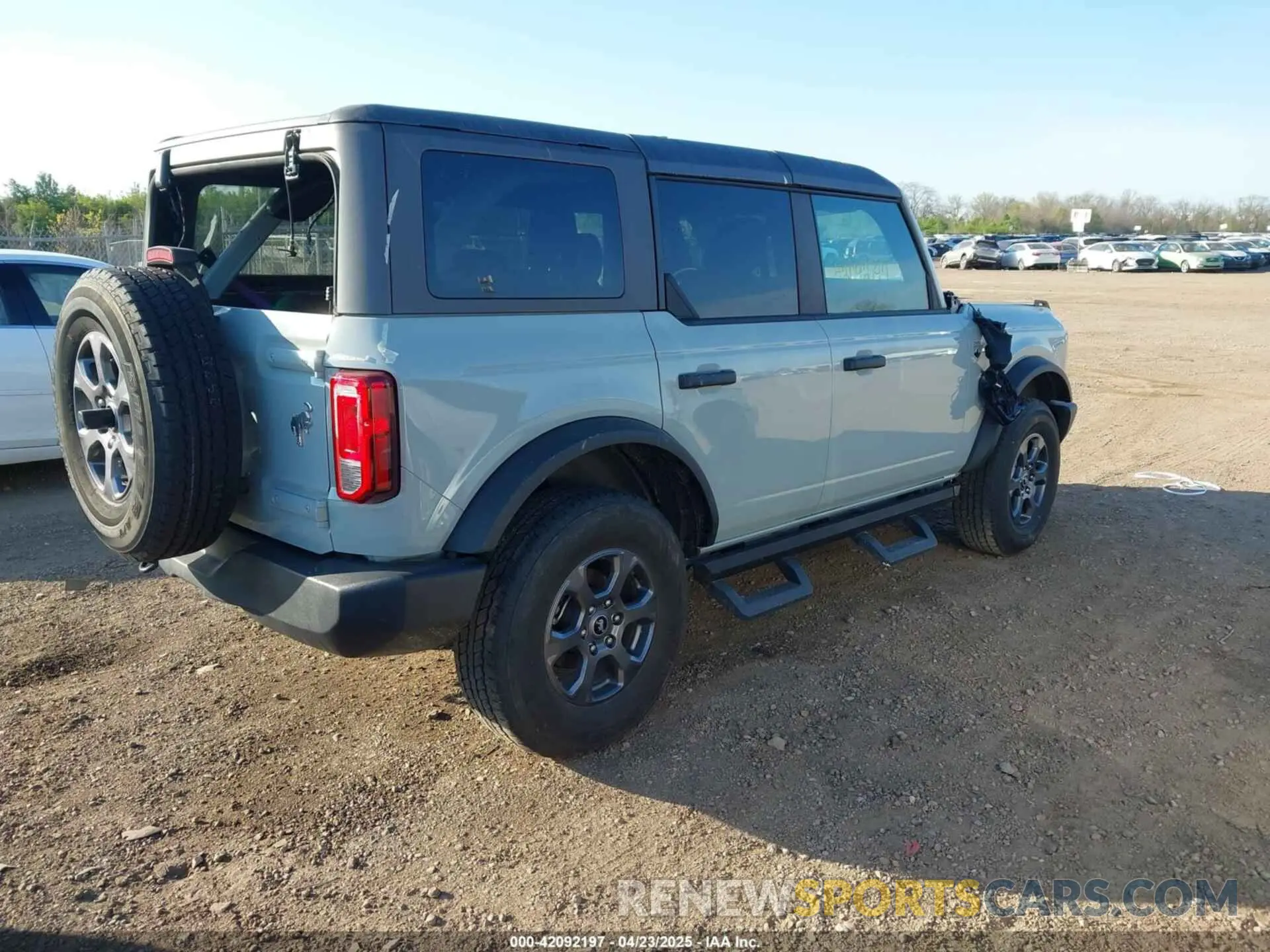 4 fotografías del automóvil dañado 1FMEE5BP3PLB54172 FORD BRONCO 2023