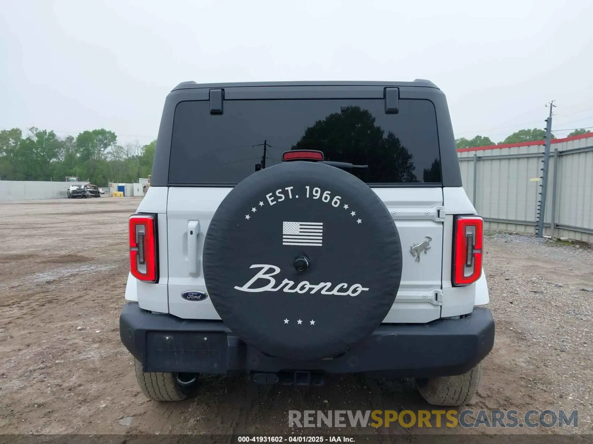 16 fotografías del automóvil dañado 1FMEE5BP4PLC18851 FORD BRONCO 2023