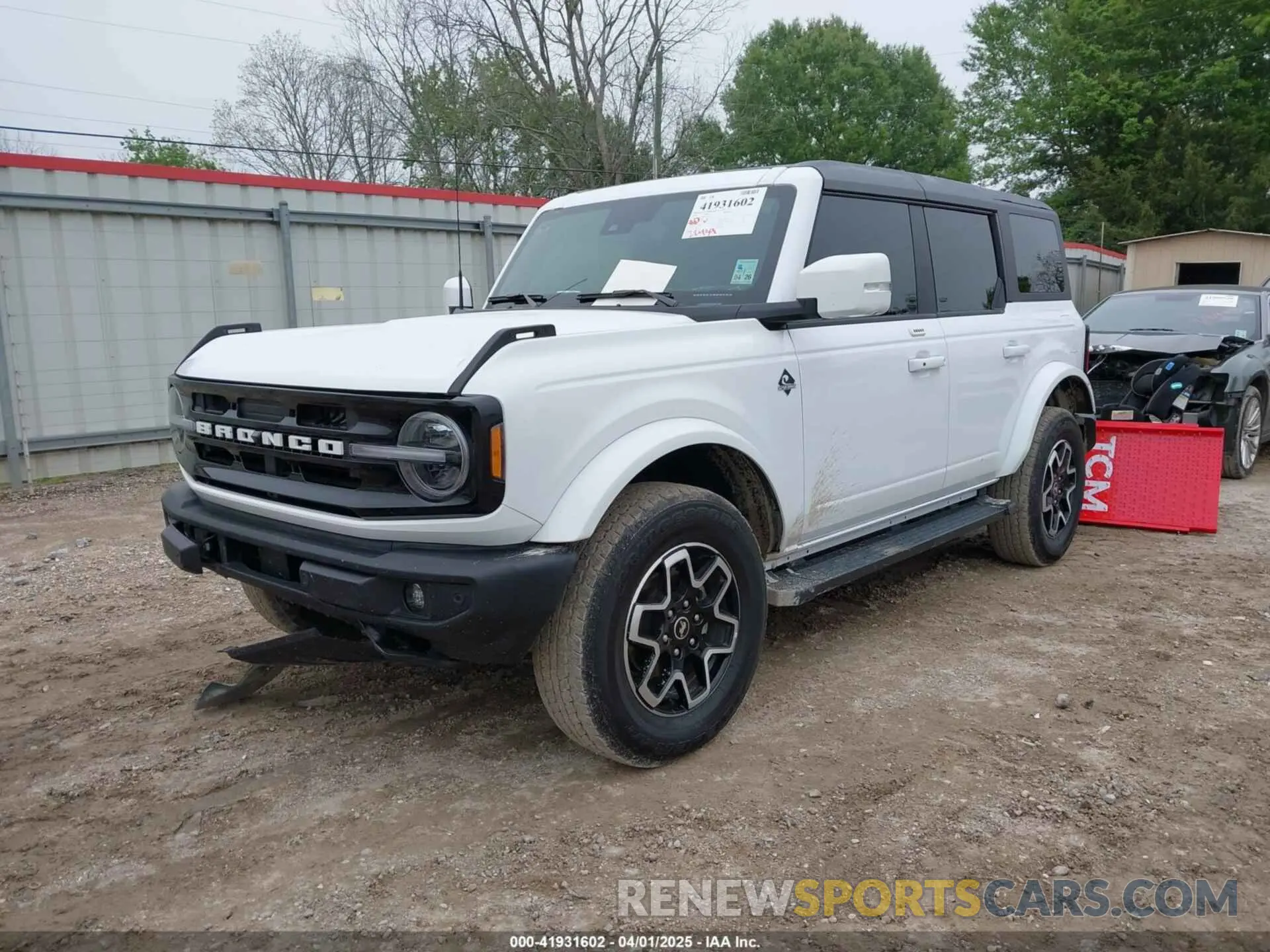 2 fotografías del automóvil dañado 1FMEE5BP4PLC18851 FORD BRONCO 2023