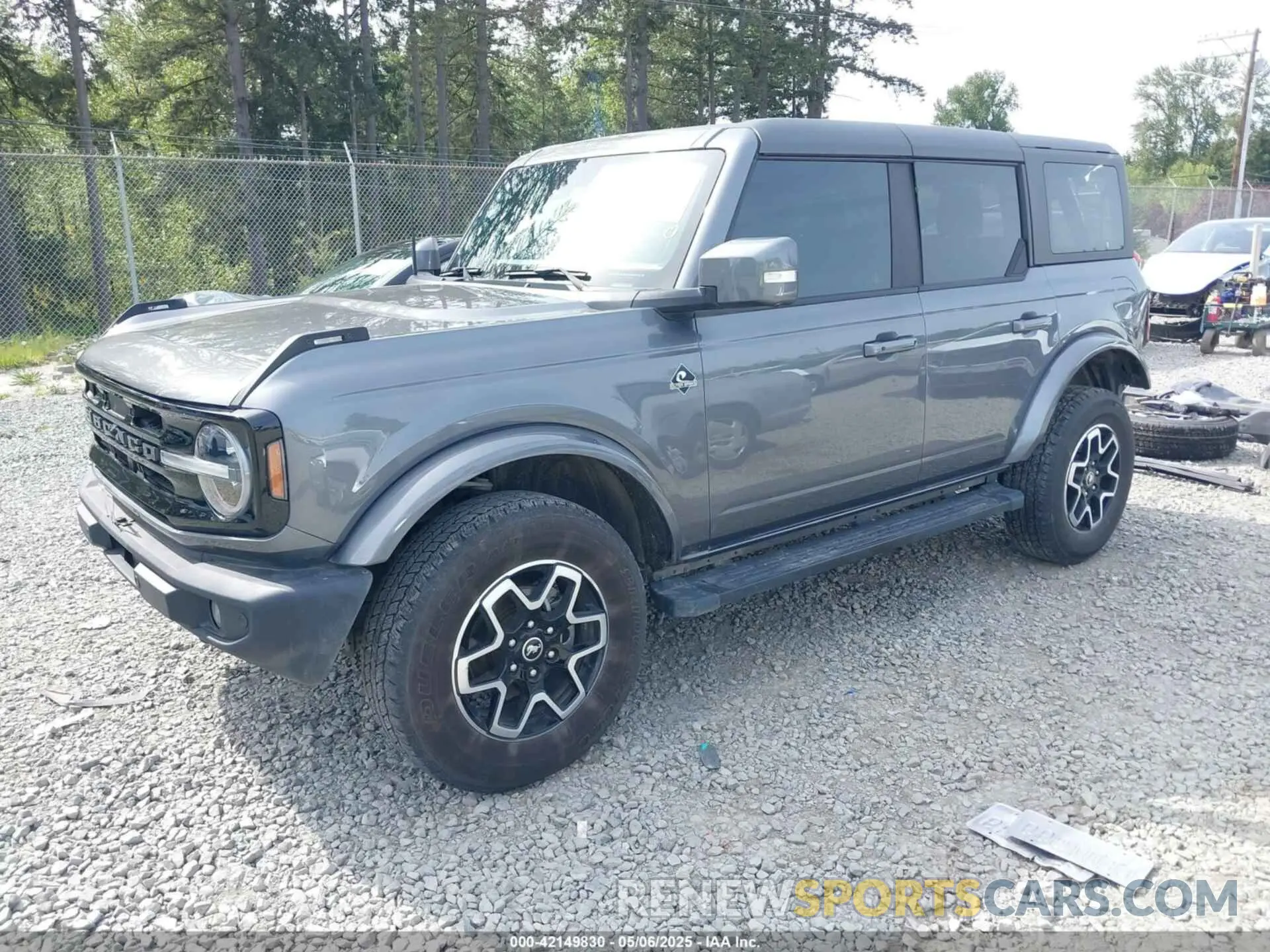 2 fotografías del automóvil dañado 1FMEE5BP5PLA97652 FORD BRONCO 2023