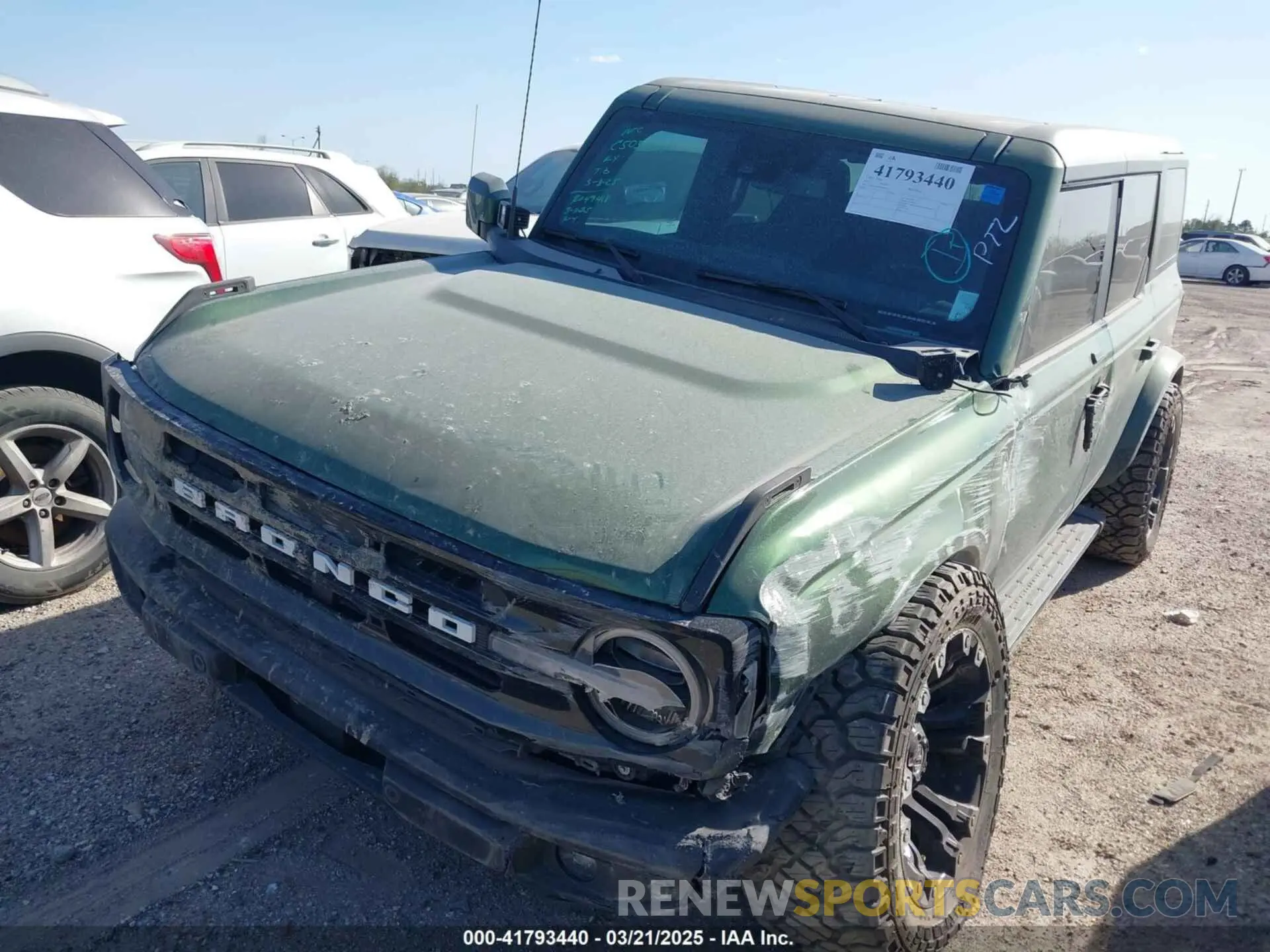 2 fotografías del automóvil dañado 1FMEE5BP5PLB89313 FORD BRONCO 2023