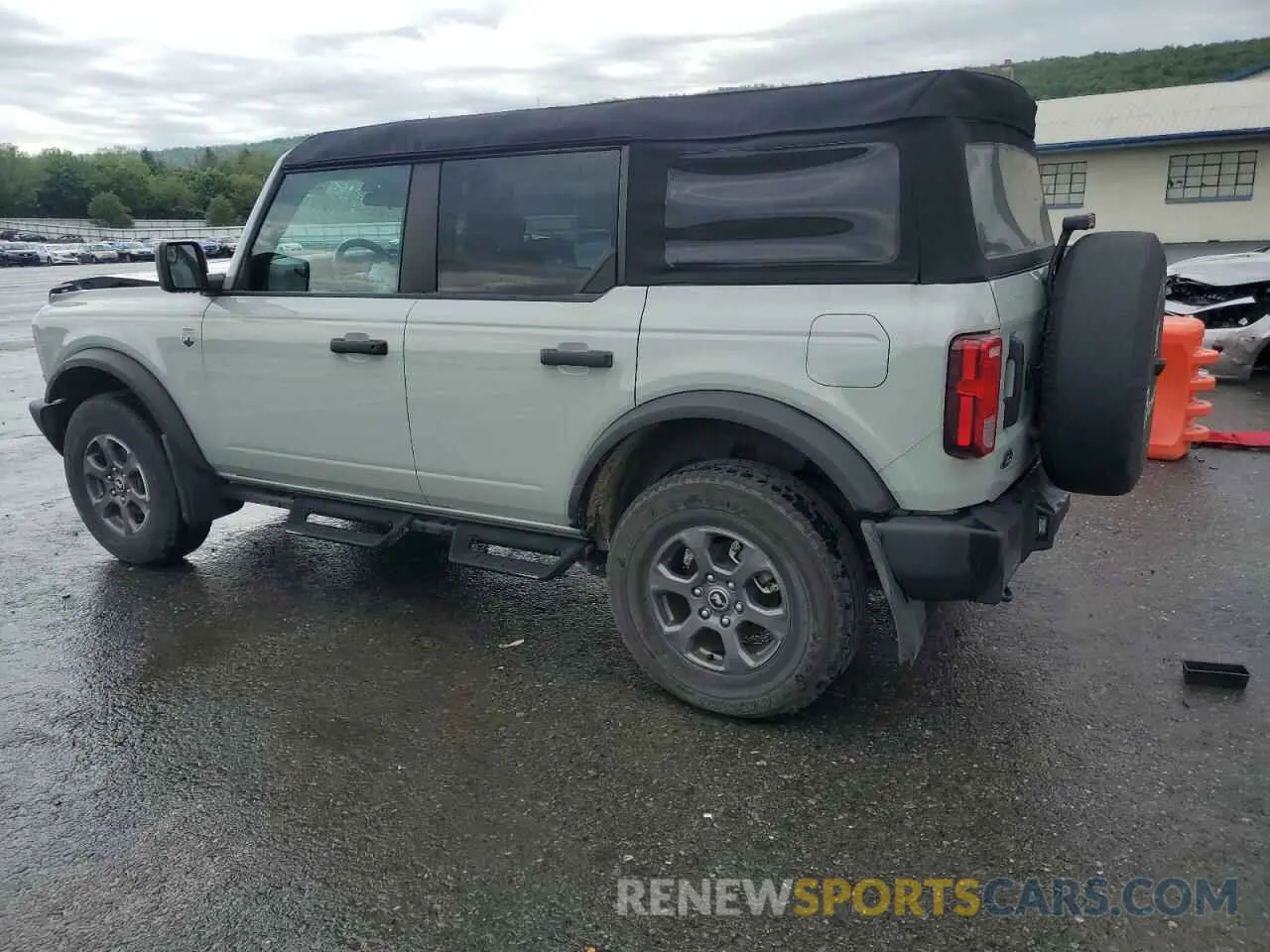 2 fotografías del automóvil dañado 1FMEE5BP6PLB00218 FORD BRONCO 2023