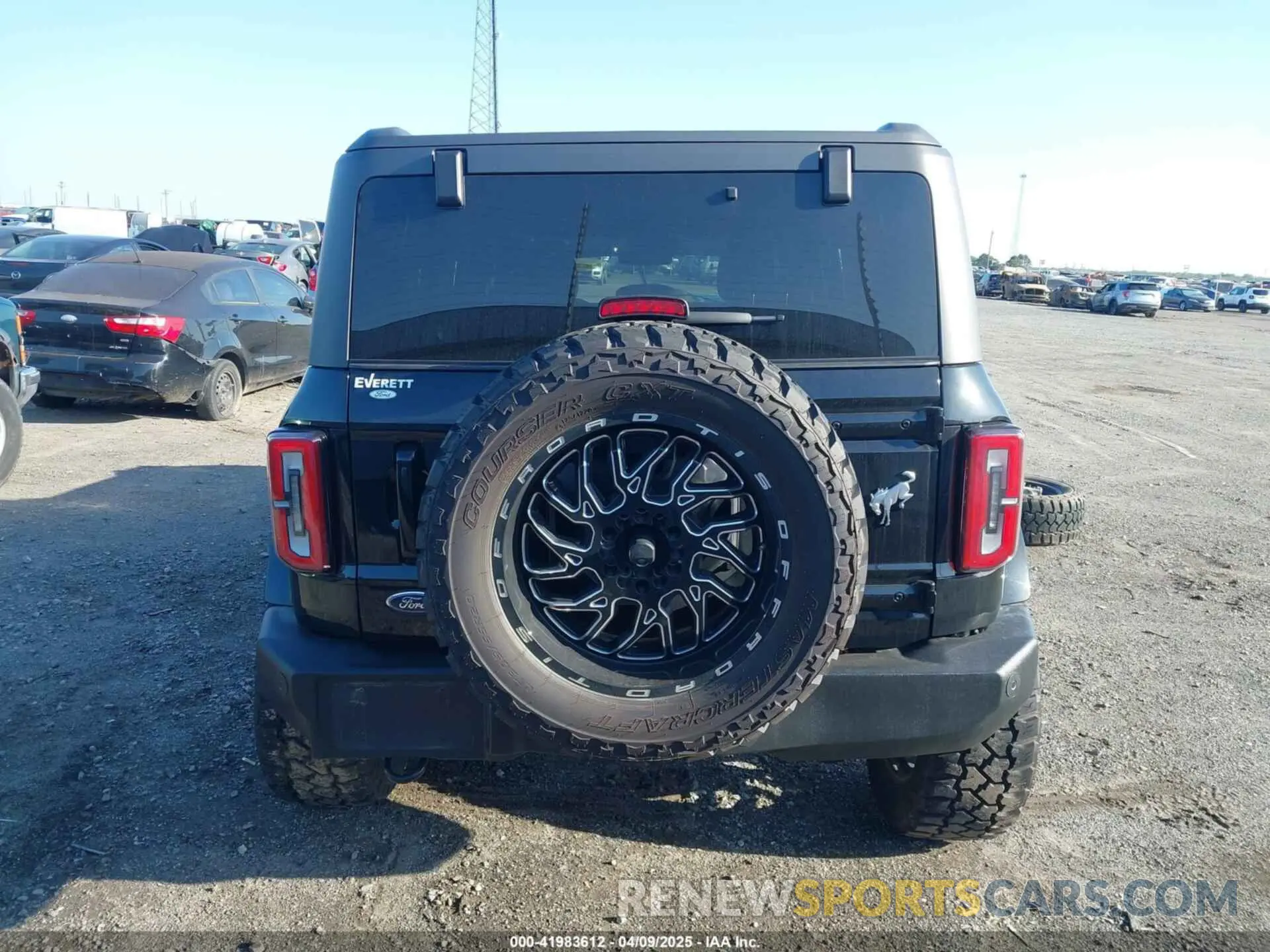 17 fotografías del automóvil dañado 1FMEE5BP7PLB75882 FORD BRONCO 2023