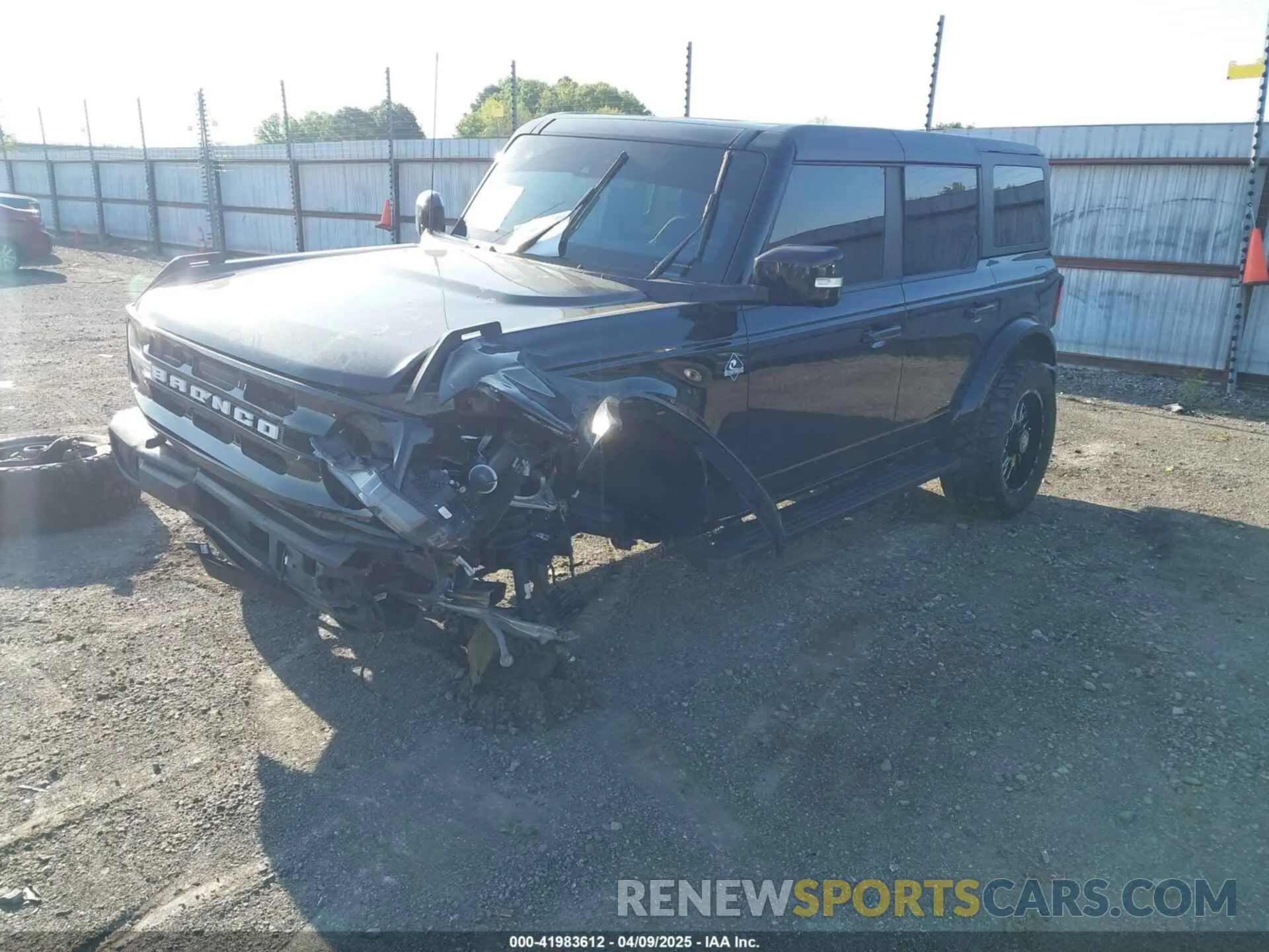 2 fotografías del automóvil dañado 1FMEE5BP7PLB75882 FORD BRONCO 2023