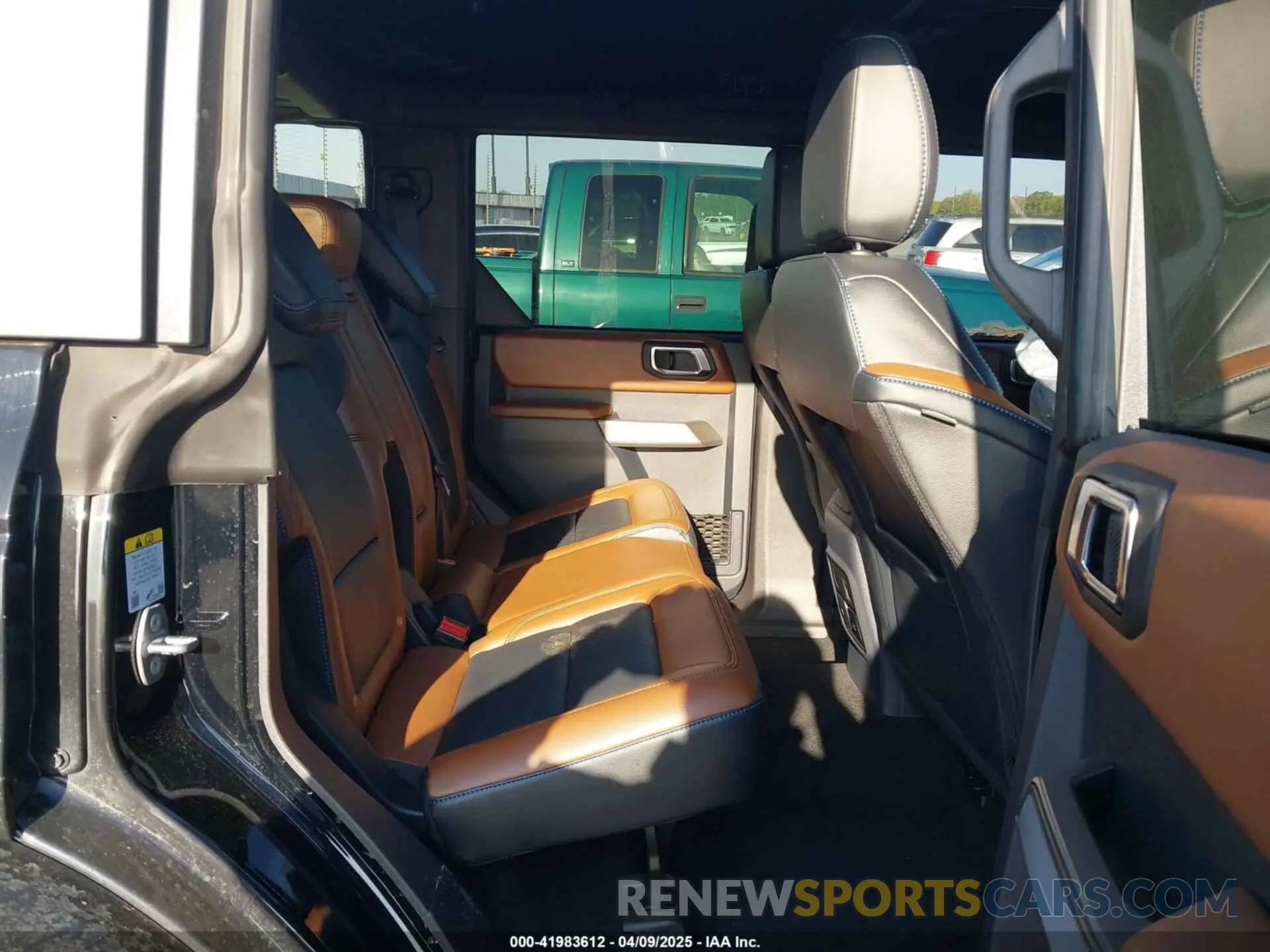 8 fotografías del automóvil dañado 1FMEE5BP7PLB75882 FORD BRONCO 2023
