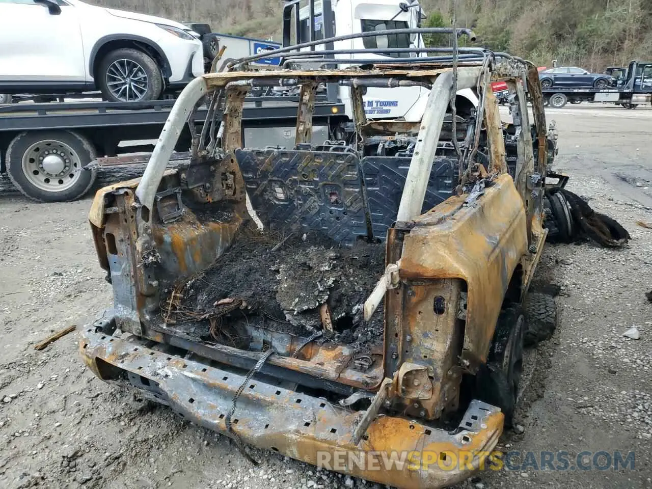 3 fotografías del automóvil dañado 1FMEE5DH3PLC03568 FORD BRONCO 2023