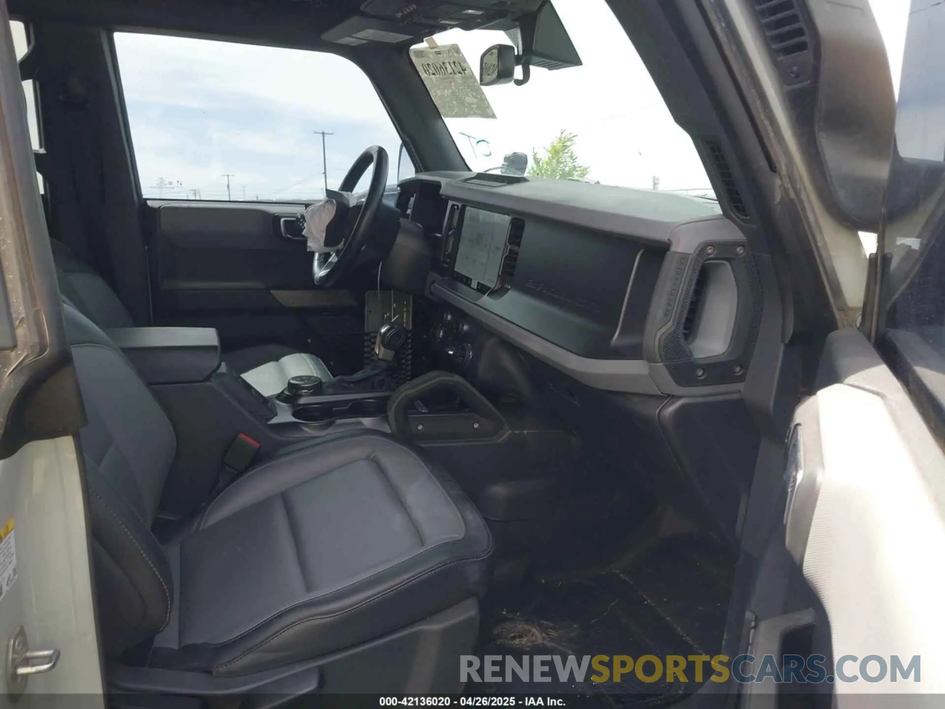 5 fotografías del automóvil dañado 1FMEE5DHXPLB22549 FORD BRONCO 2023