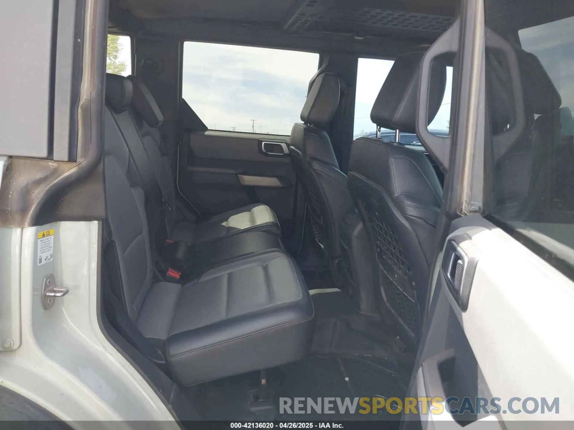 8 fotografías del automóvil dañado 1FMEE5DHXPLB22549 FORD BRONCO 2023