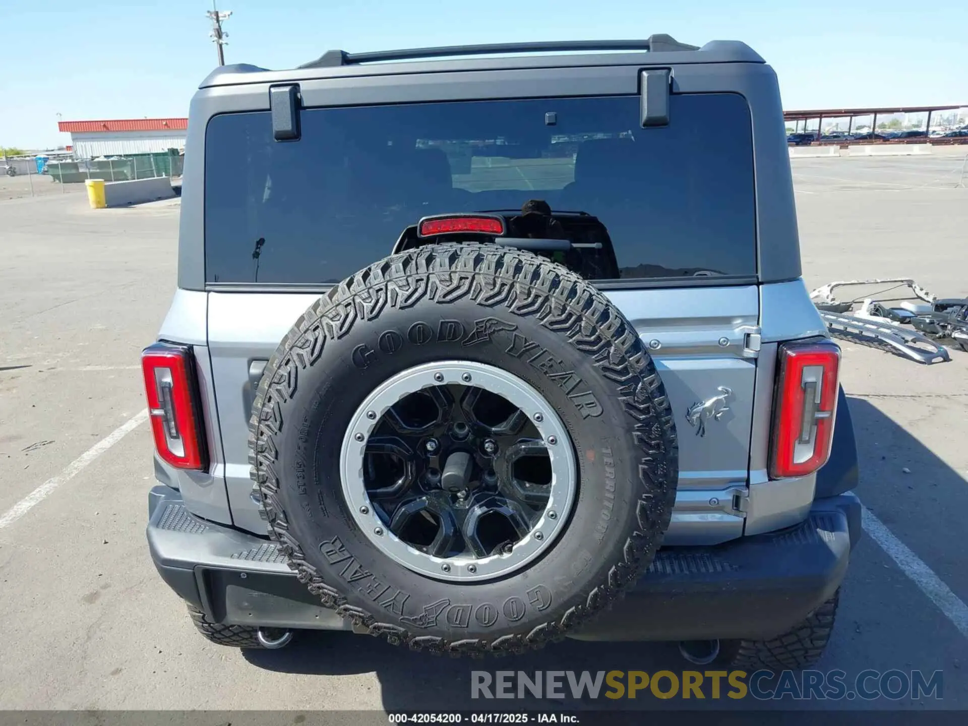 17 fotografías del automóvil dañado 1FMEE5DHXPLB80726 FORD BRONCO 2023