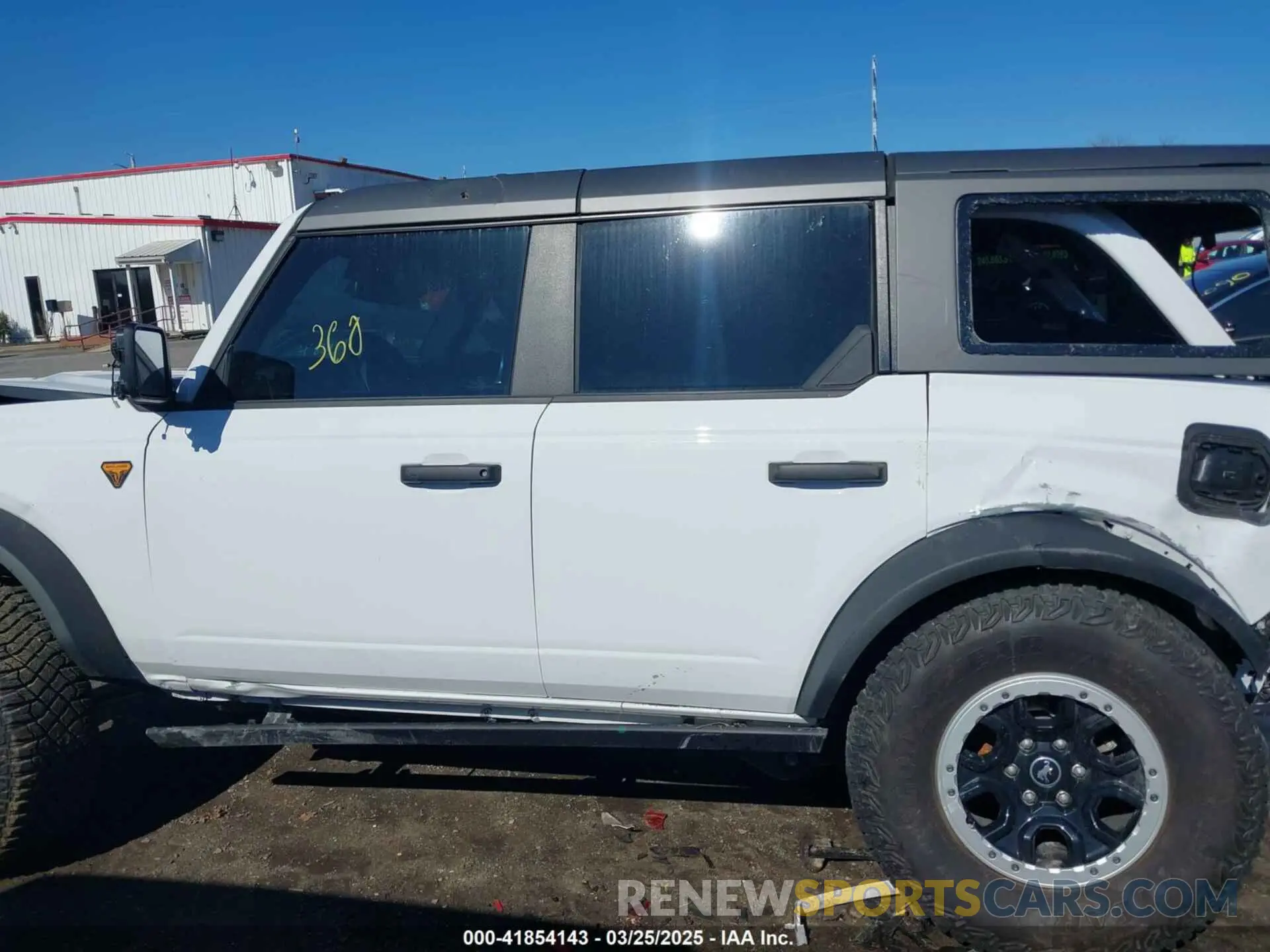 13 fotografías del automóvil dañado 1FMEE5DP0PLC12557 FORD BRONCO 2023