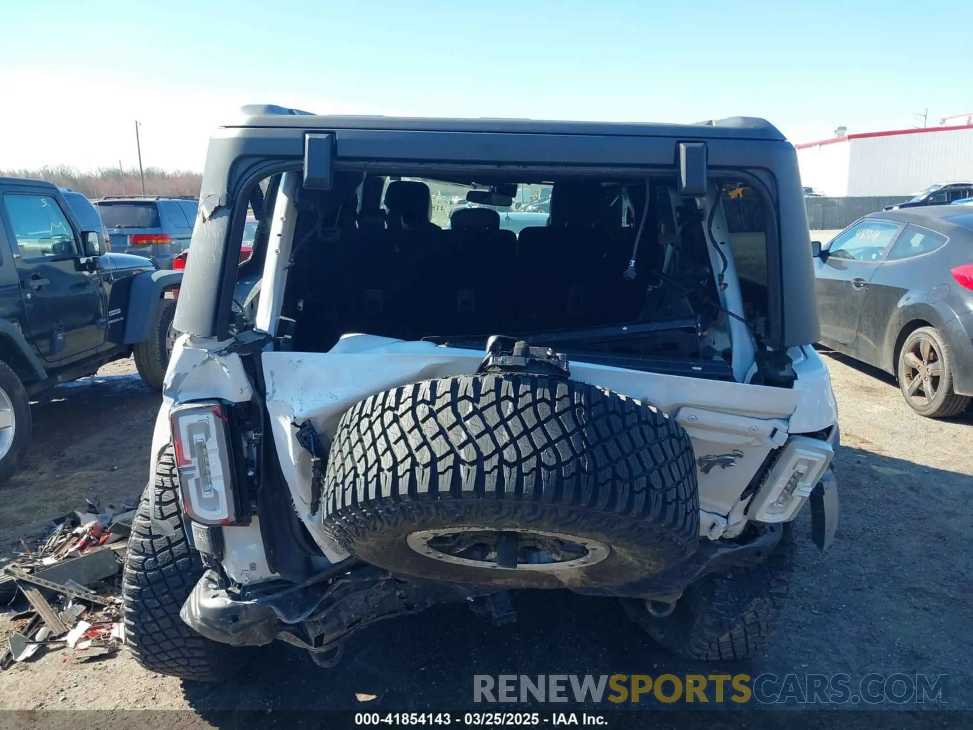 15 fotografías del automóvil dañado 1FMEE5DP0PLC12557 FORD BRONCO 2023
