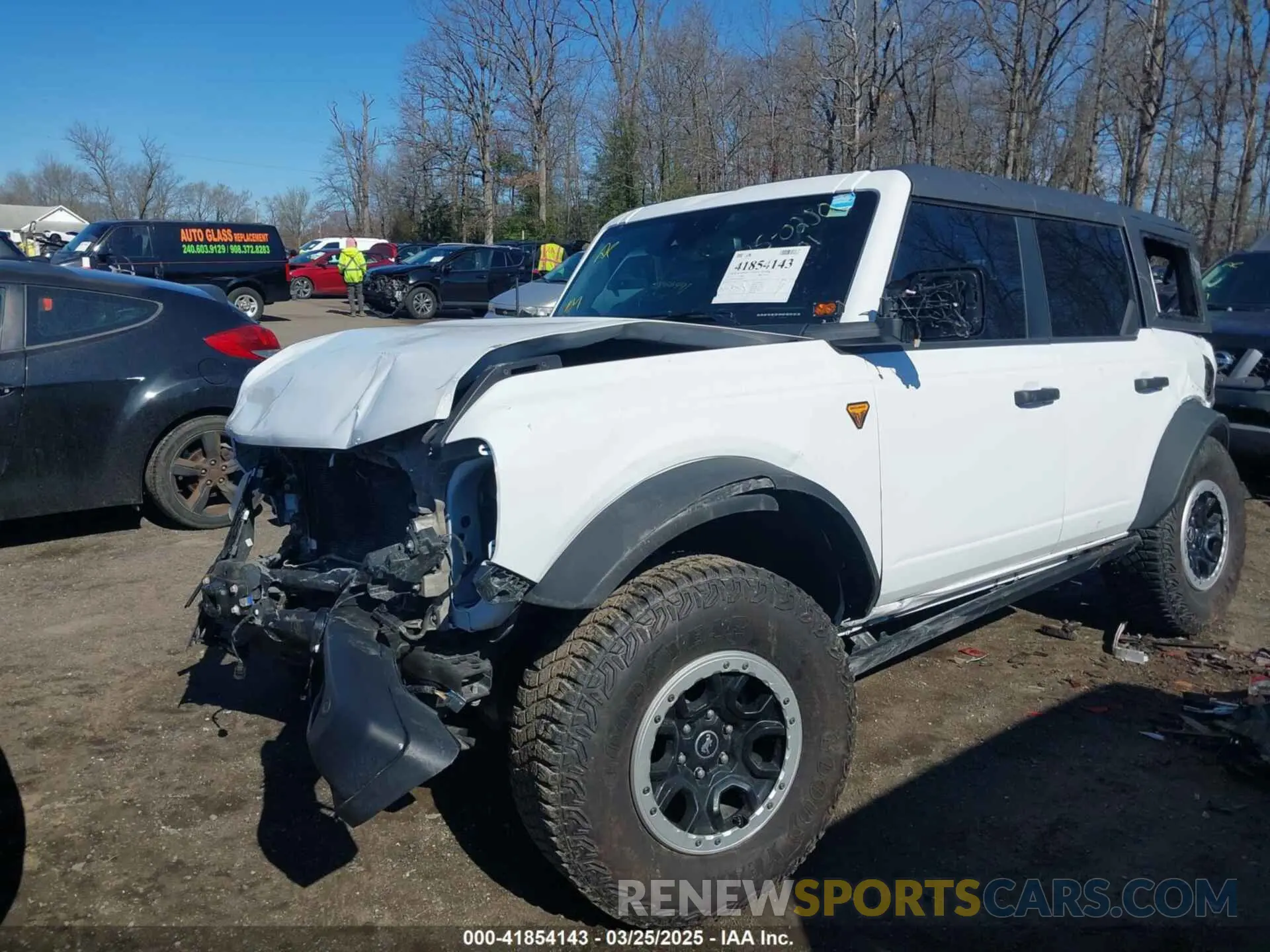 2 fotografías del automóvil dañado 1FMEE5DP0PLC12557 FORD BRONCO 2023