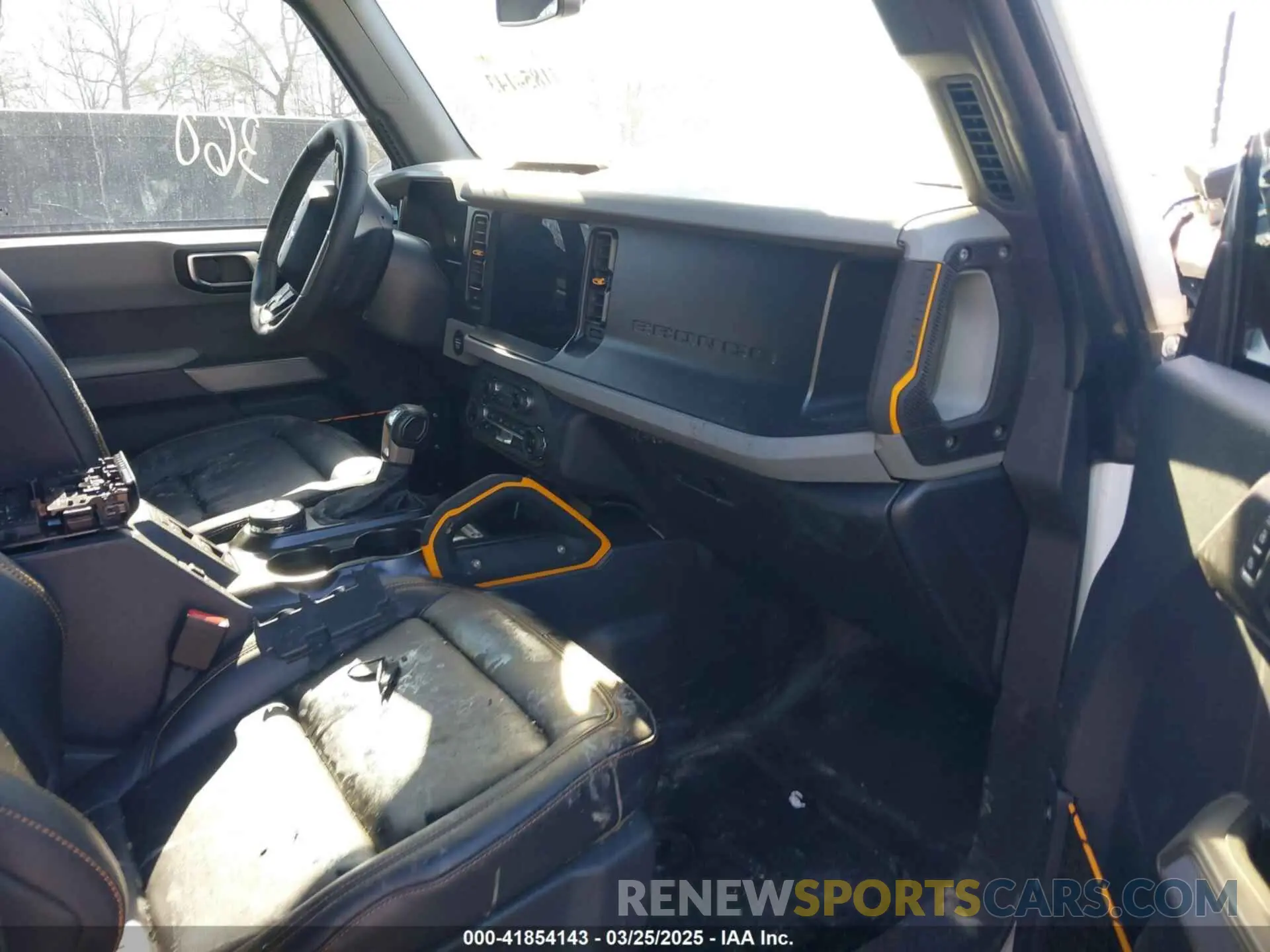 5 fotografías del automóvil dañado 1FMEE5DP0PLC12557 FORD BRONCO 2023