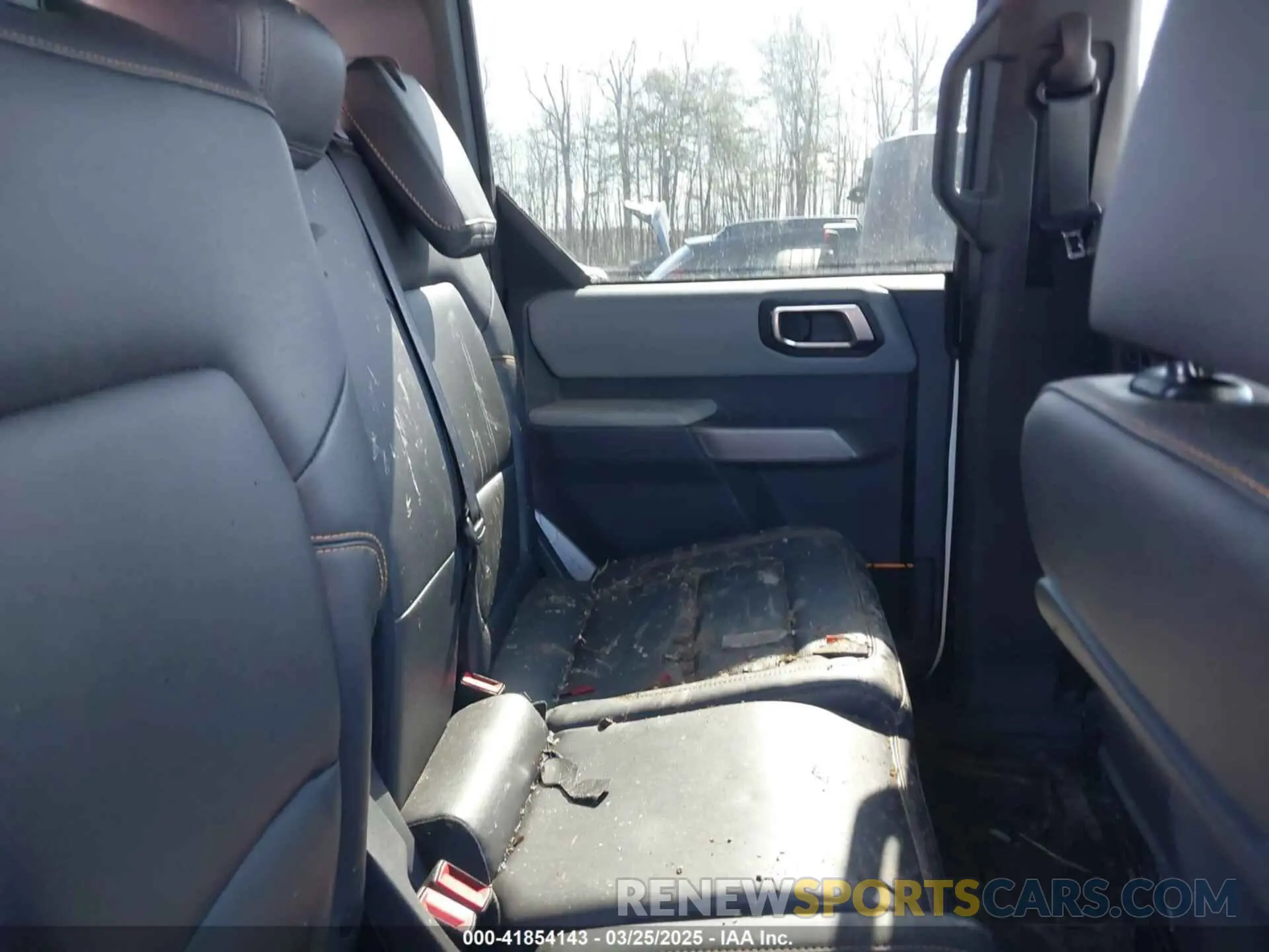 8 fotografías del automóvil dañado 1FMEE5DP0PLC12557 FORD BRONCO 2023