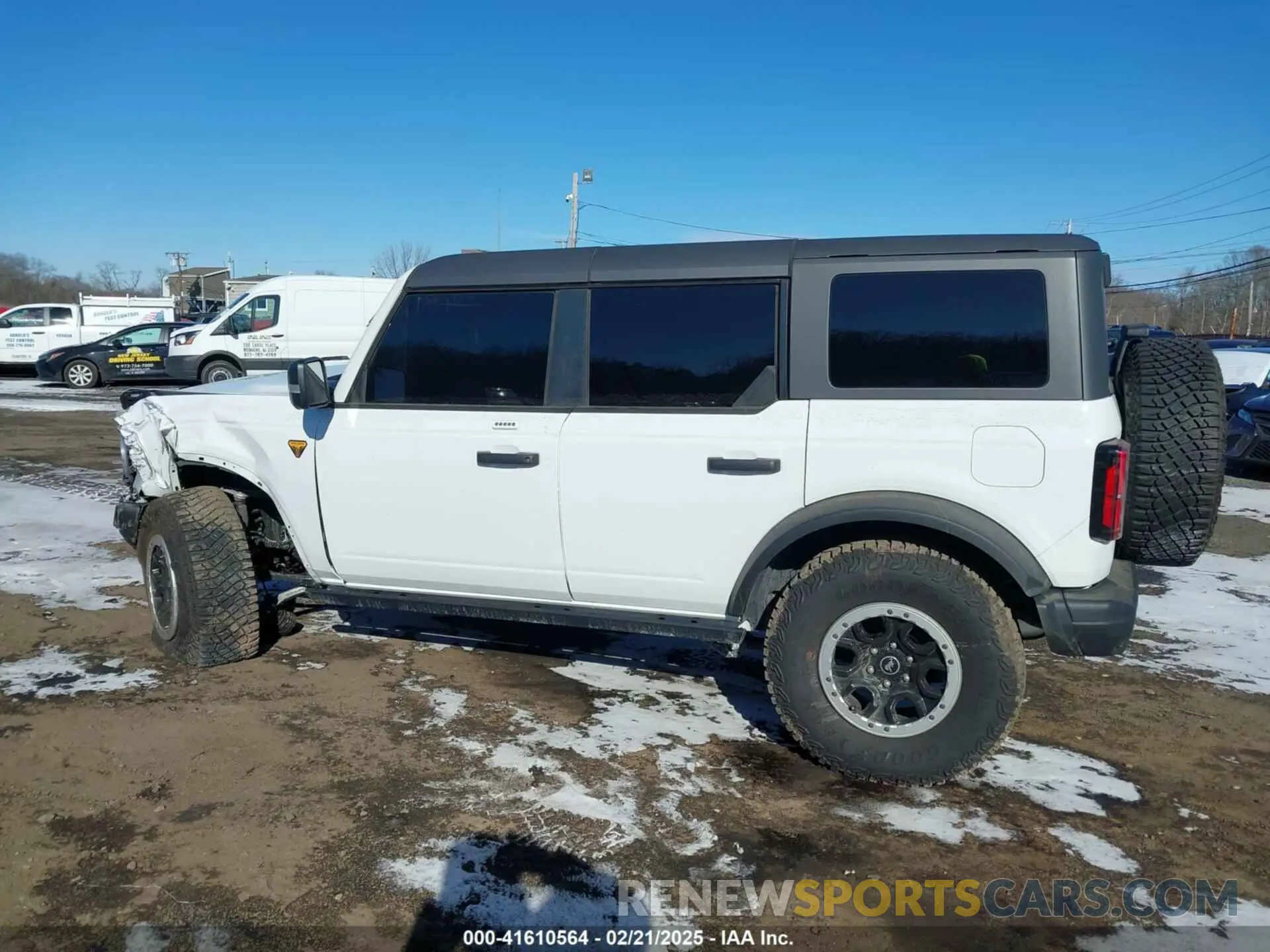14 fotografías del automóvil dañado 1FMEE5DP1PLC08565 FORD BRONCO 2023