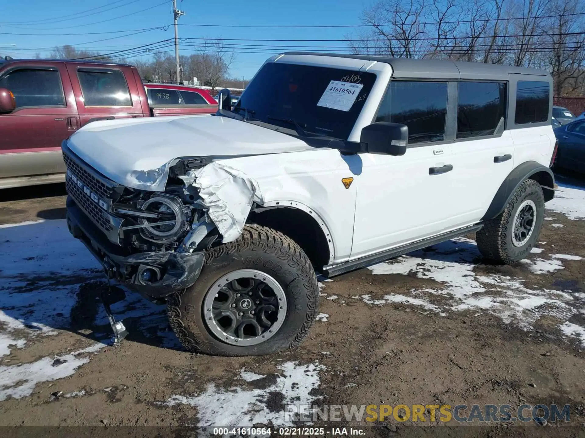 2 fotografías del automóvil dañado 1FMEE5DP1PLC08565 FORD BRONCO 2023
