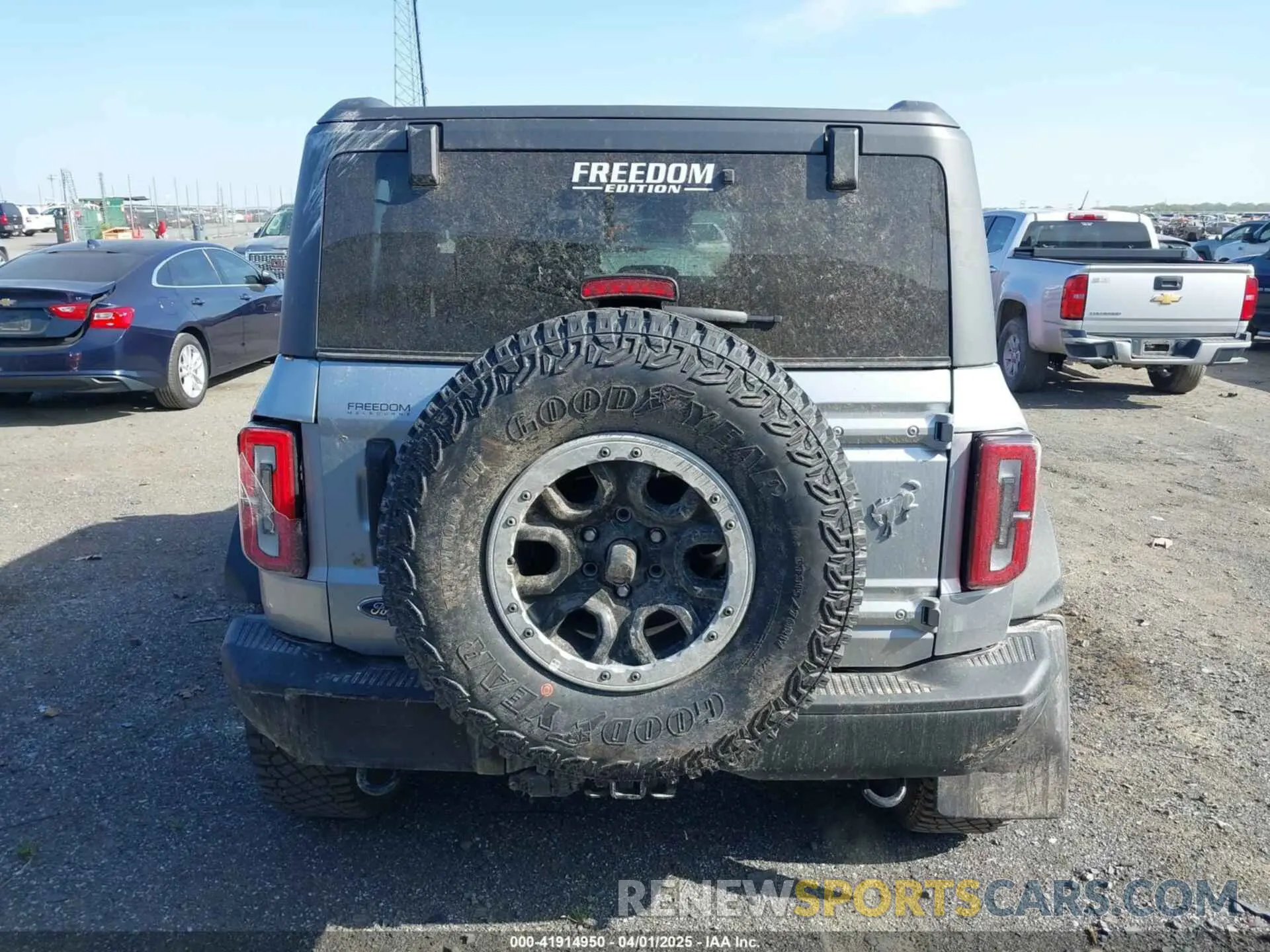 16 fotografías del automóvil dañado 1FMEE5DP2PLB52734 FORD BRONCO 2023