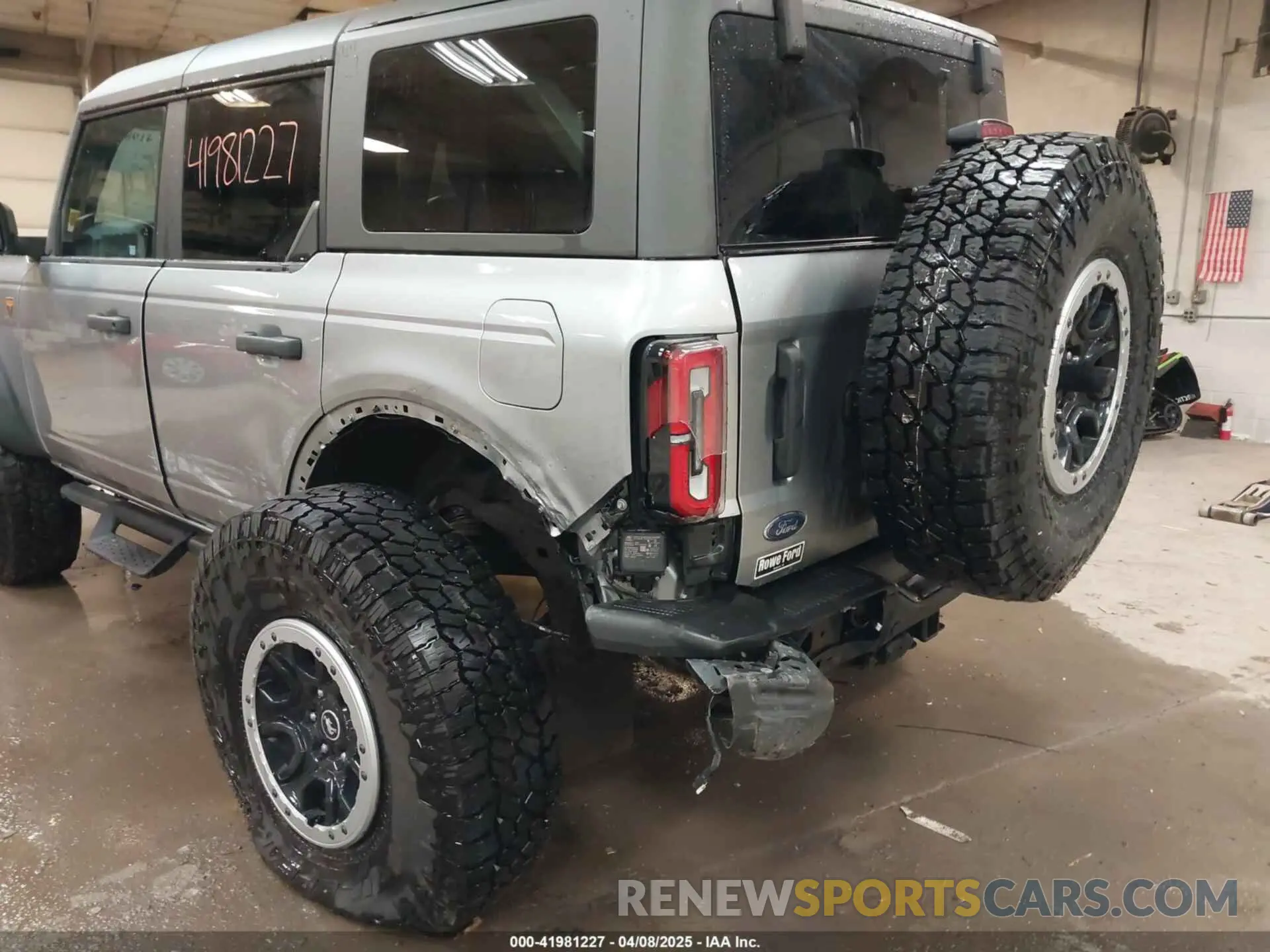 6 fotografías del automóvil dañado 1FMEE5DP2PLB55066 FORD BRONCO 2023