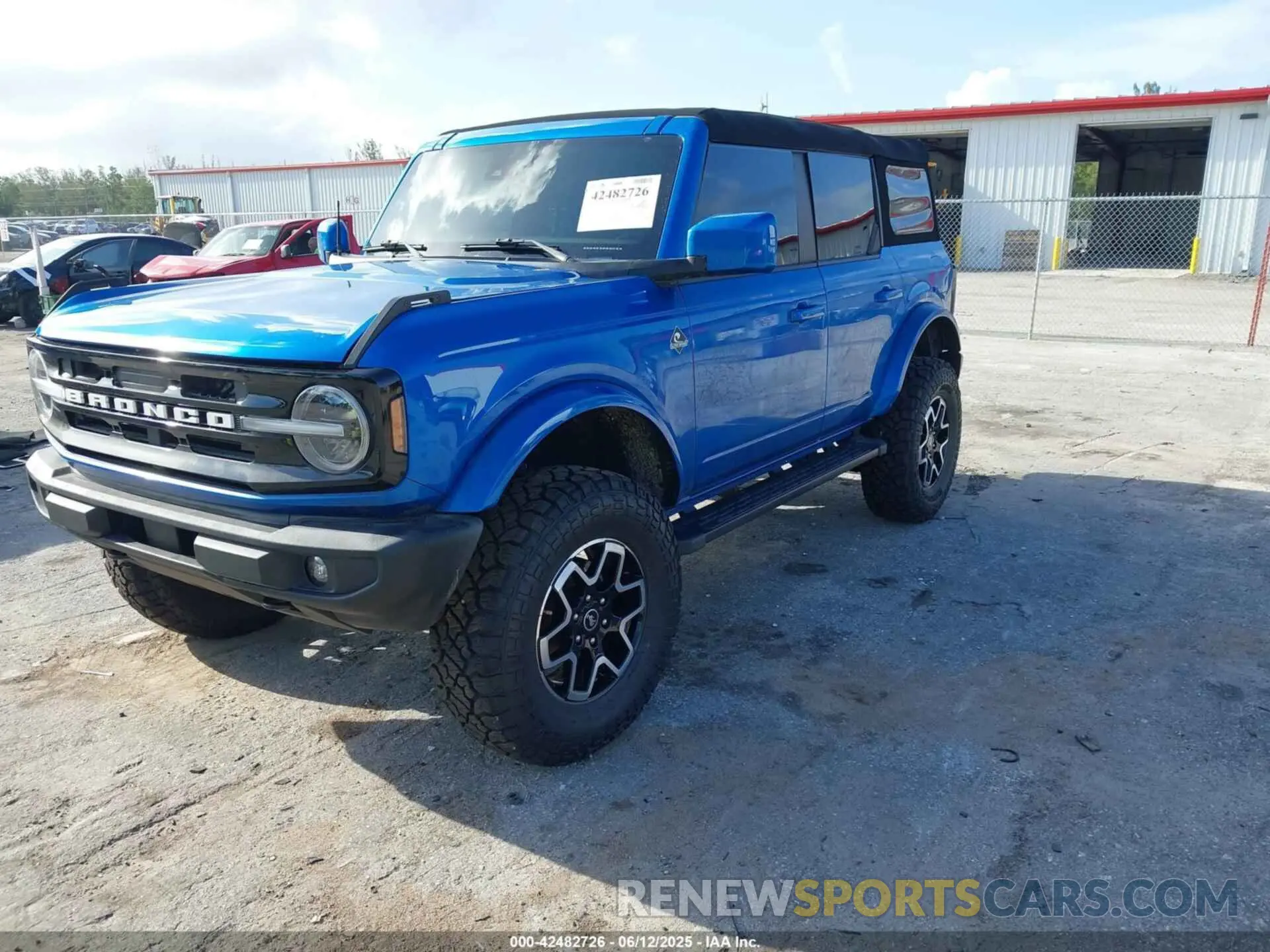 2 fotografías del automóvil dañado 1FMEE5DP3PLB07592 FORD BRONCO 2023