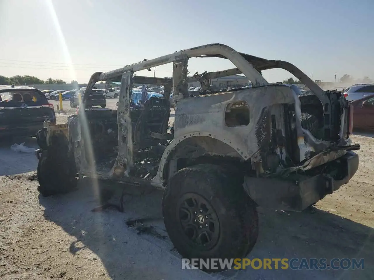 2 fotografías del automóvil dañado 1FMEE5DP5PLB28766 FORD BRONCO 2023